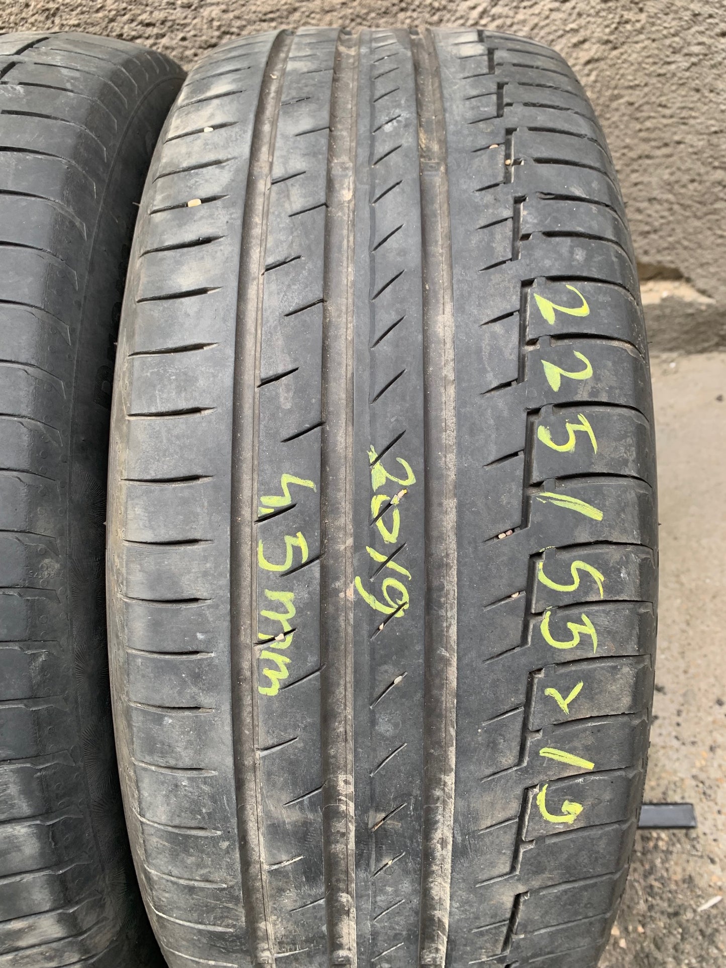 225/55R19 Continental nyári gumi