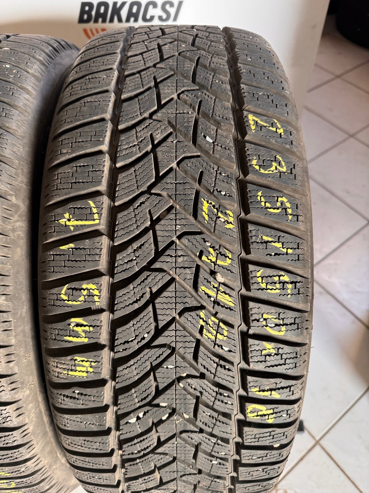 235/50R18 Dunlop téli gumi eladó