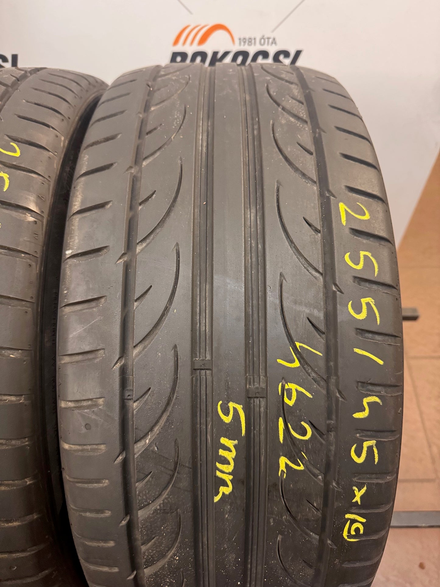 255/45R19 Hankook nyári gumi eladó