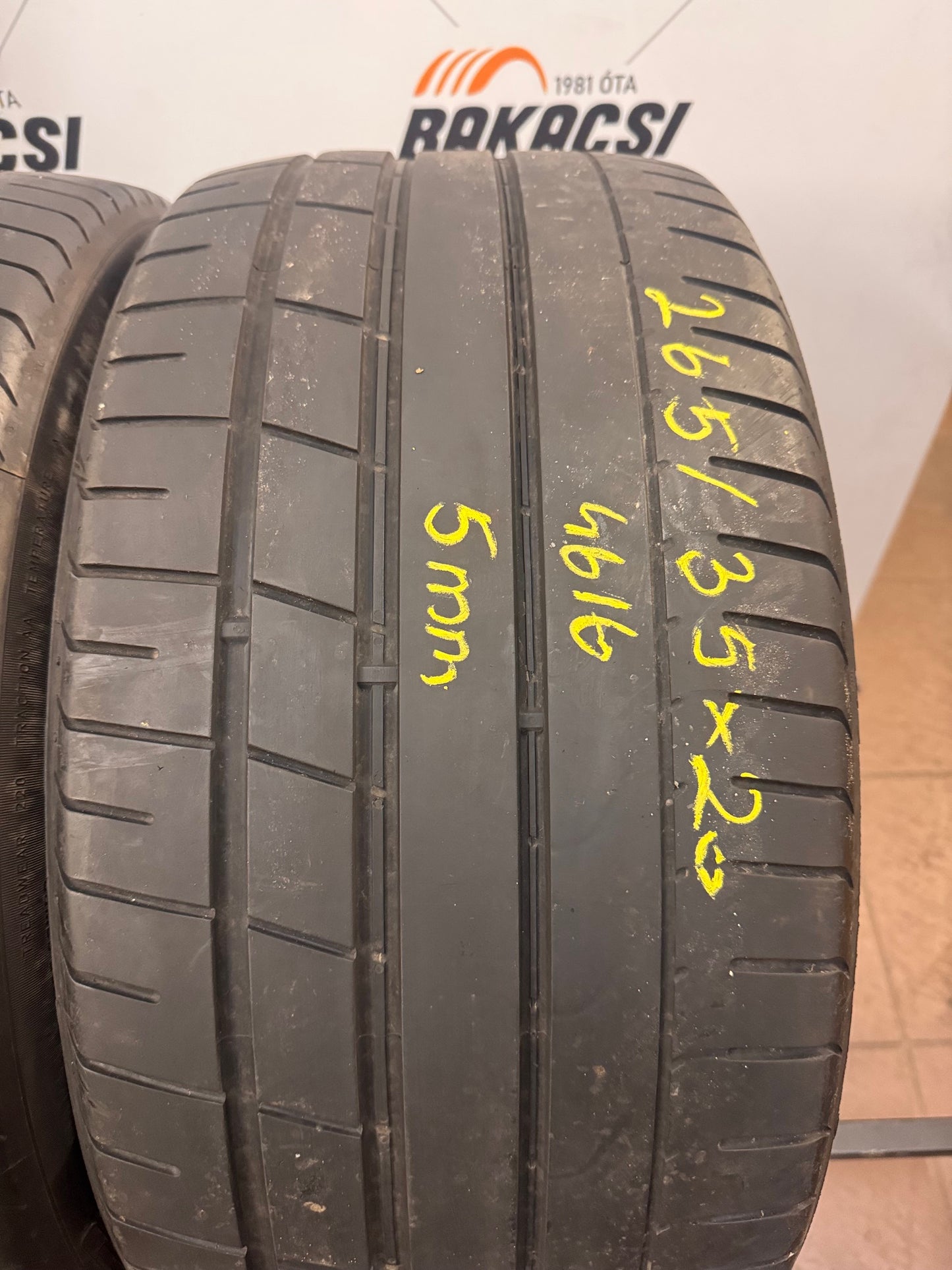 265/35R20 Pirelli nyári gumi