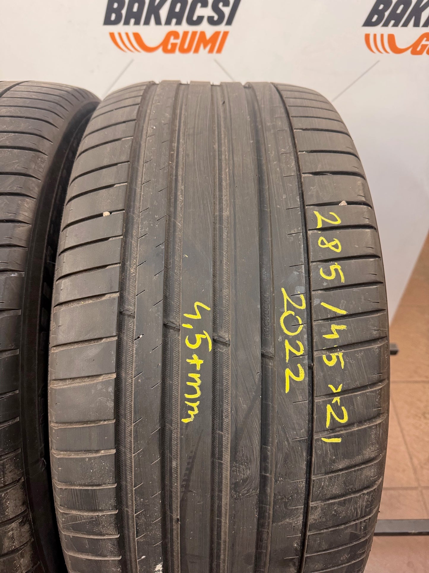 285/45R21 Michelin nyári gumi