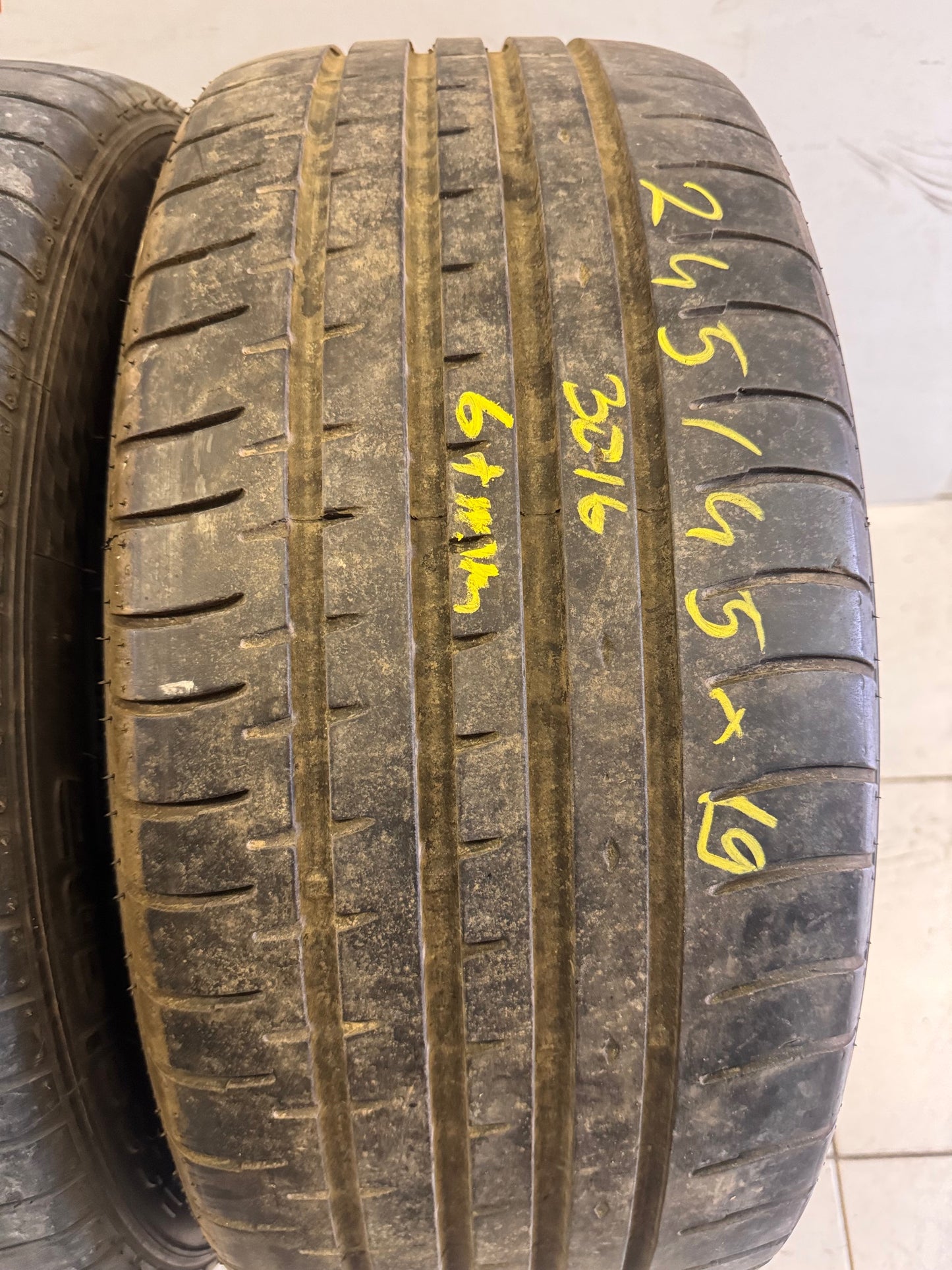 245/45R19 Accelera nyári gumi