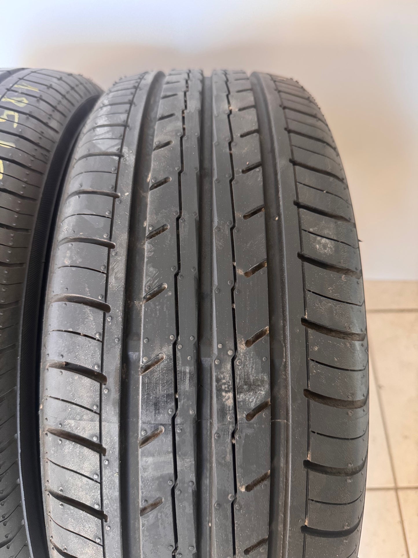 185/55R16 Yokohama nyári gumi
