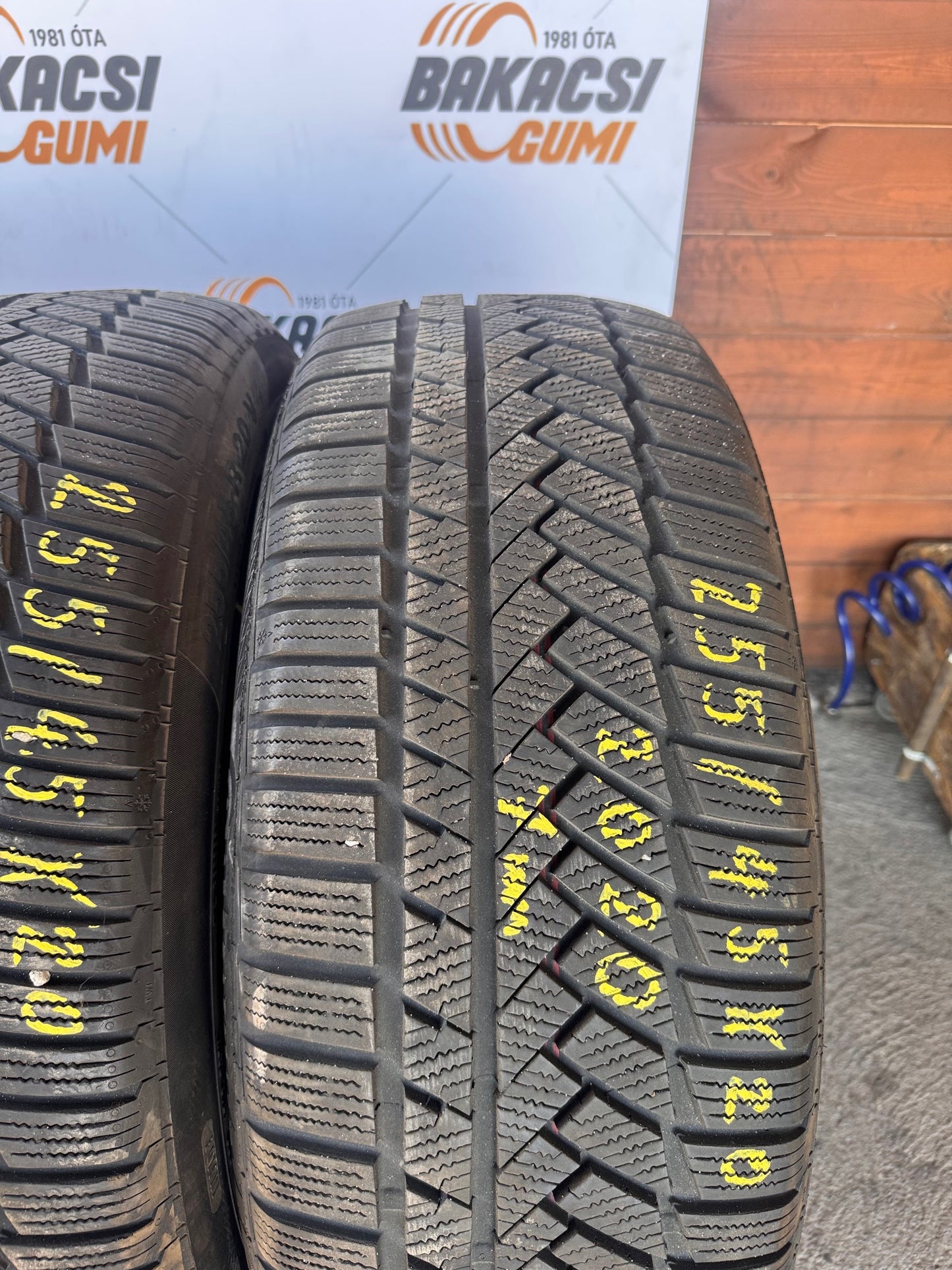 255/45R20 Continental téli gumi