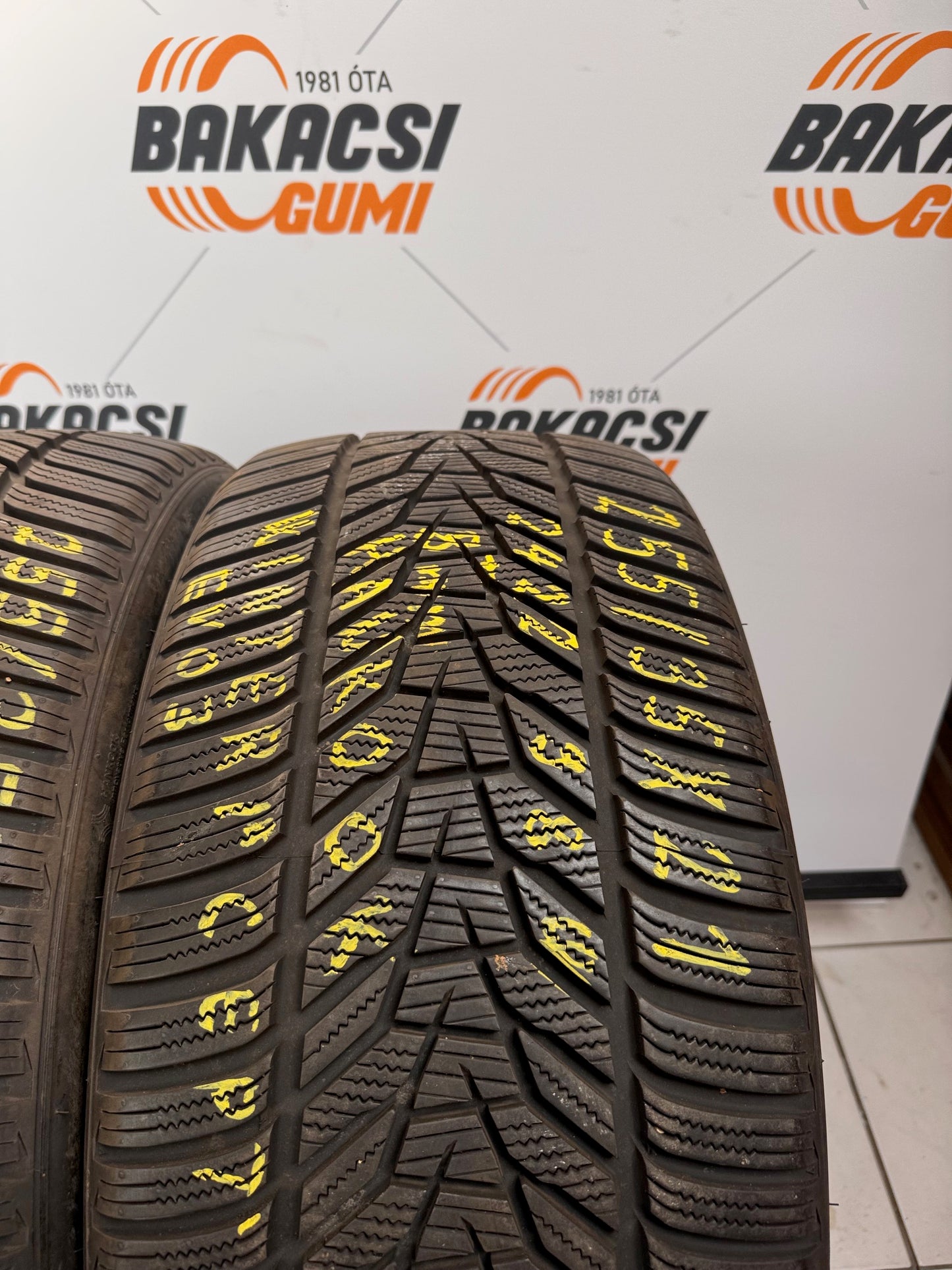 255/35R21 Hankook téli gumi