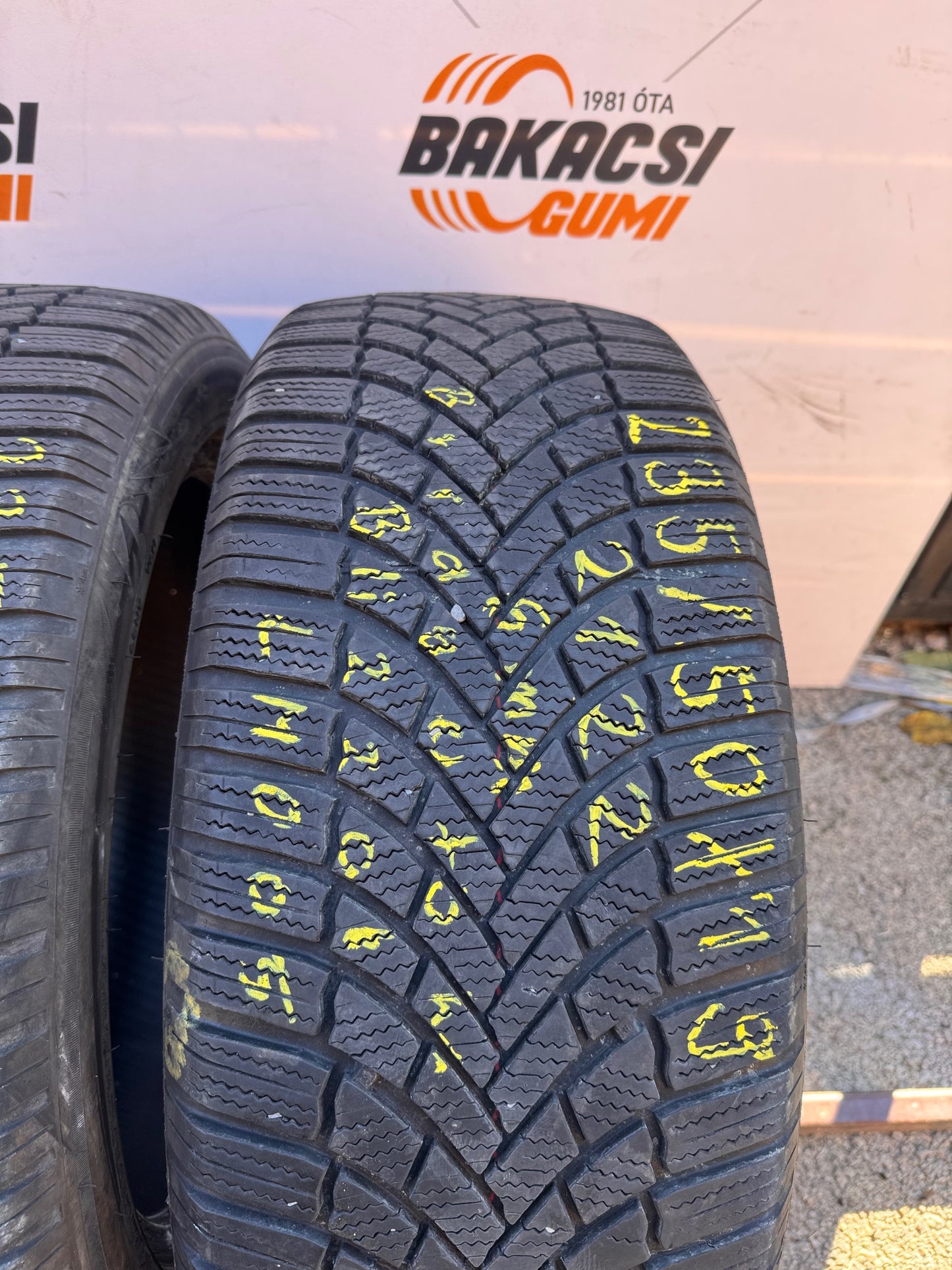 235/50R19 Bridgestone téli gumi