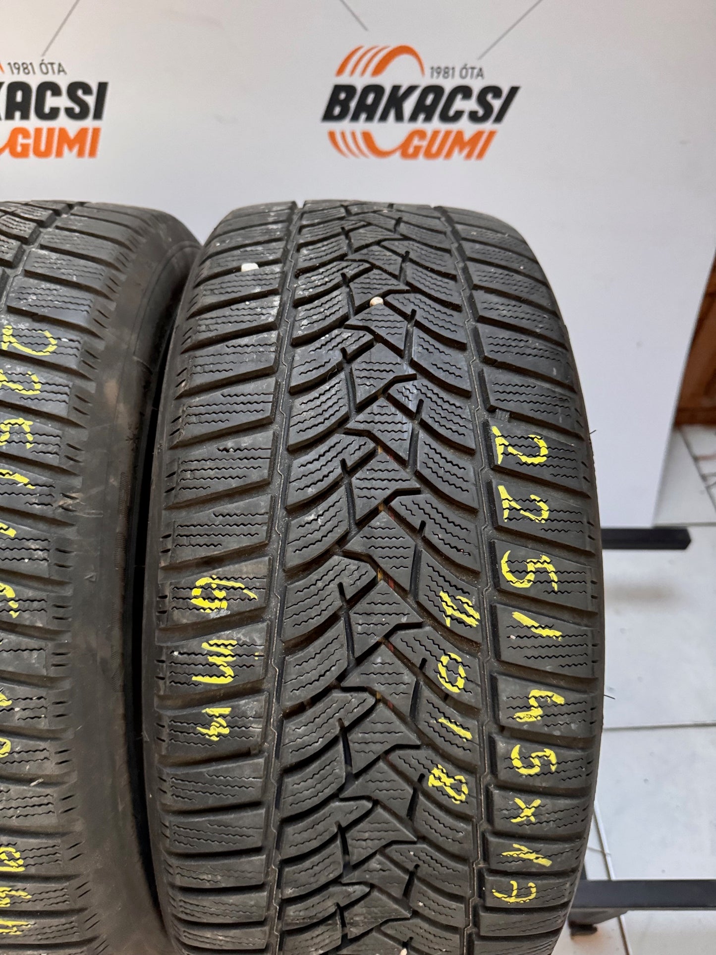 225/45R17 Dunlop téli gumi