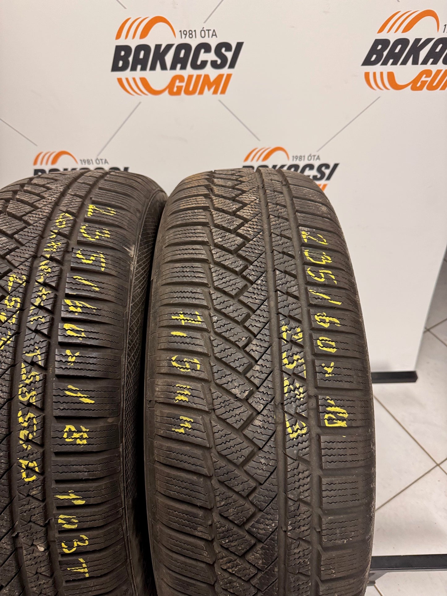 235/60R18 Continental téli gumi