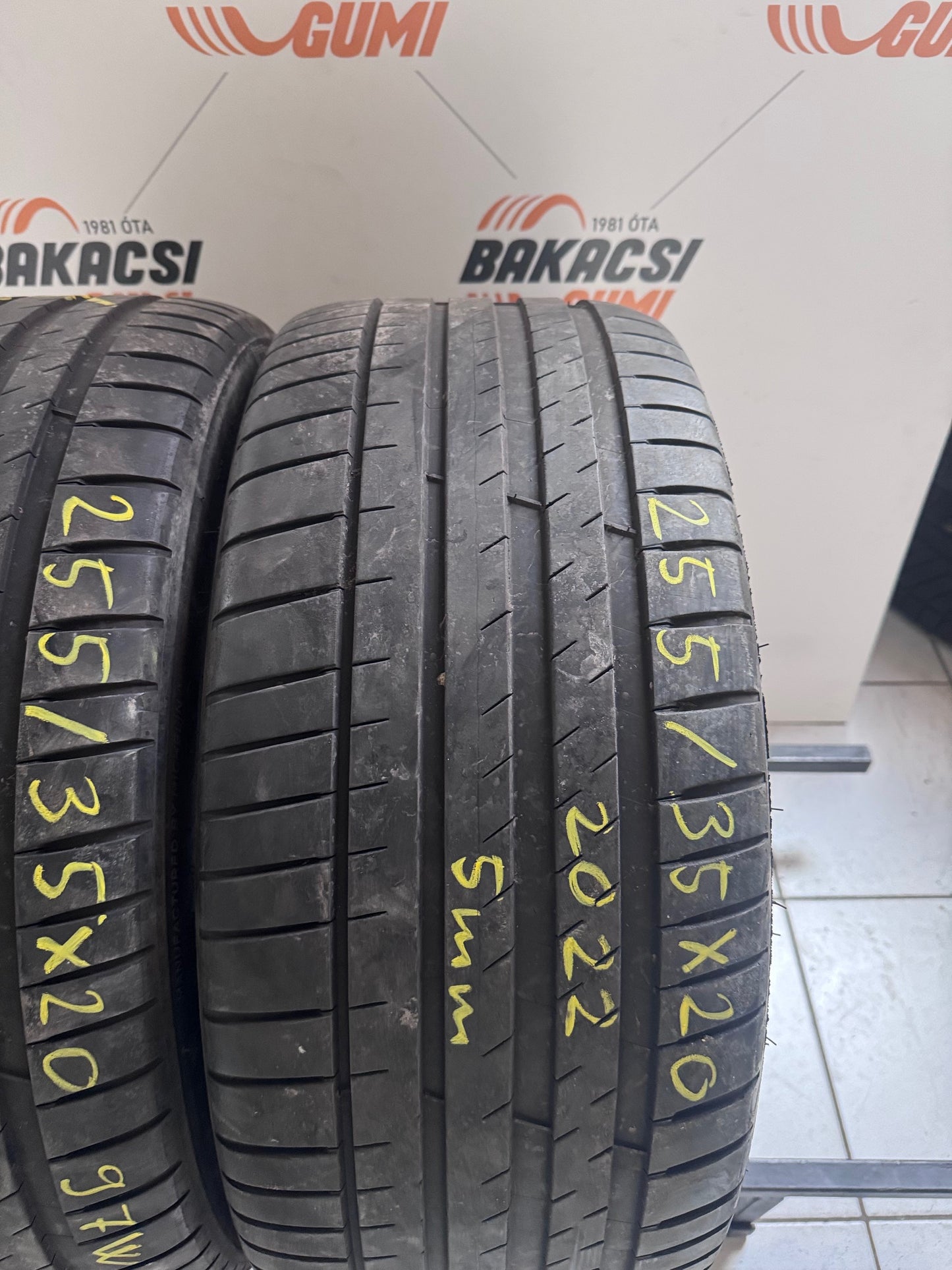 255/35R20 Michelin nyári gumi