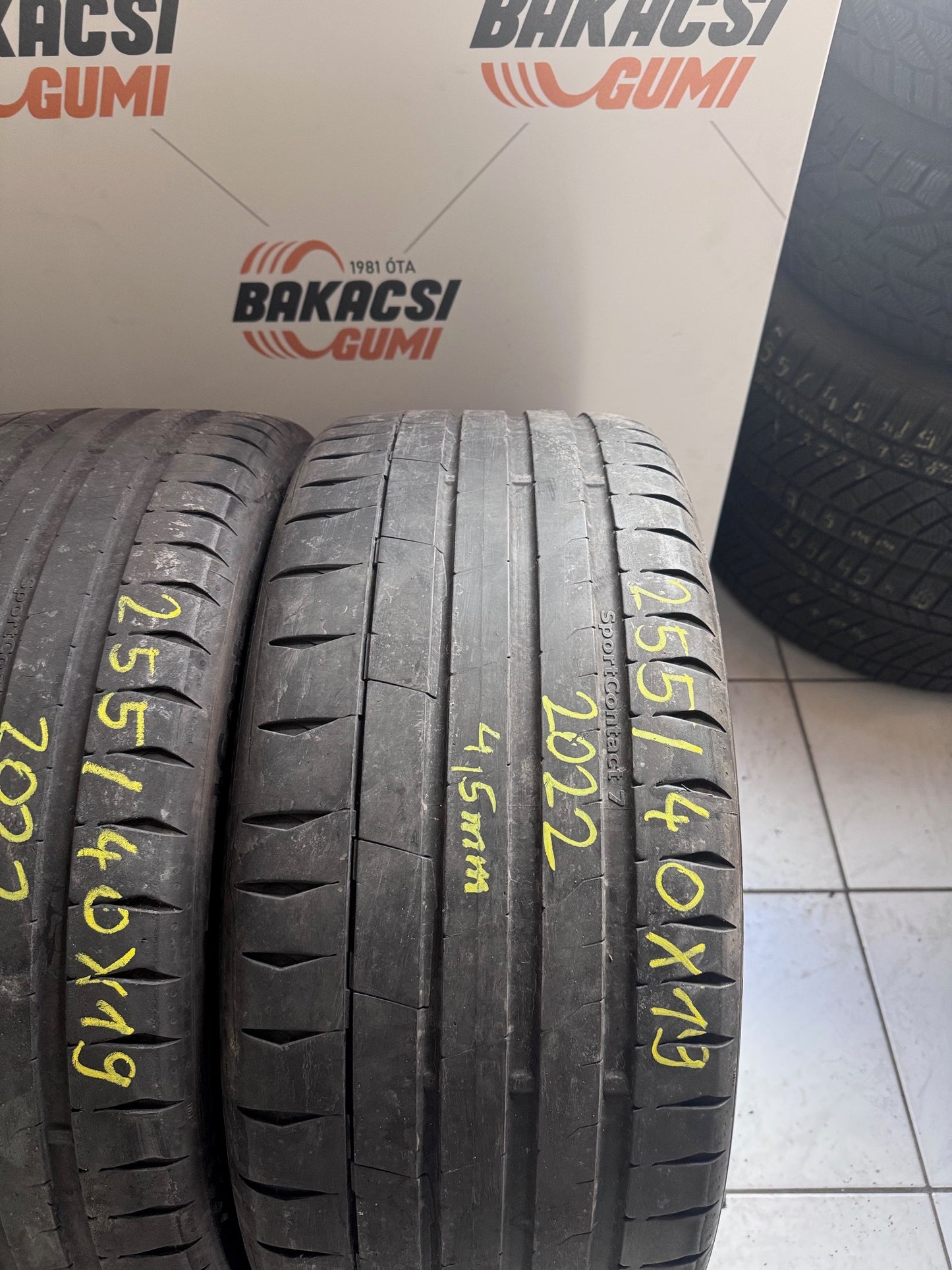 255/40R19 Continental nyári gumi