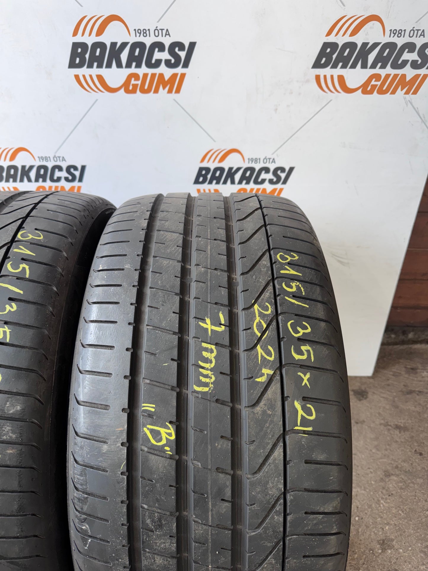 315/35R21 Pirelli nyári gumi eladó "B"