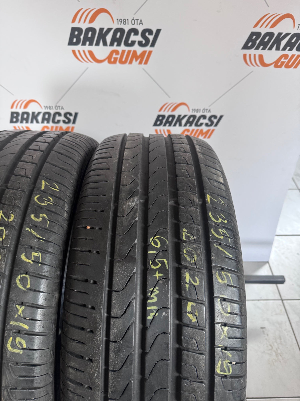 235/50R19 Pirelli nyári gumi eladó