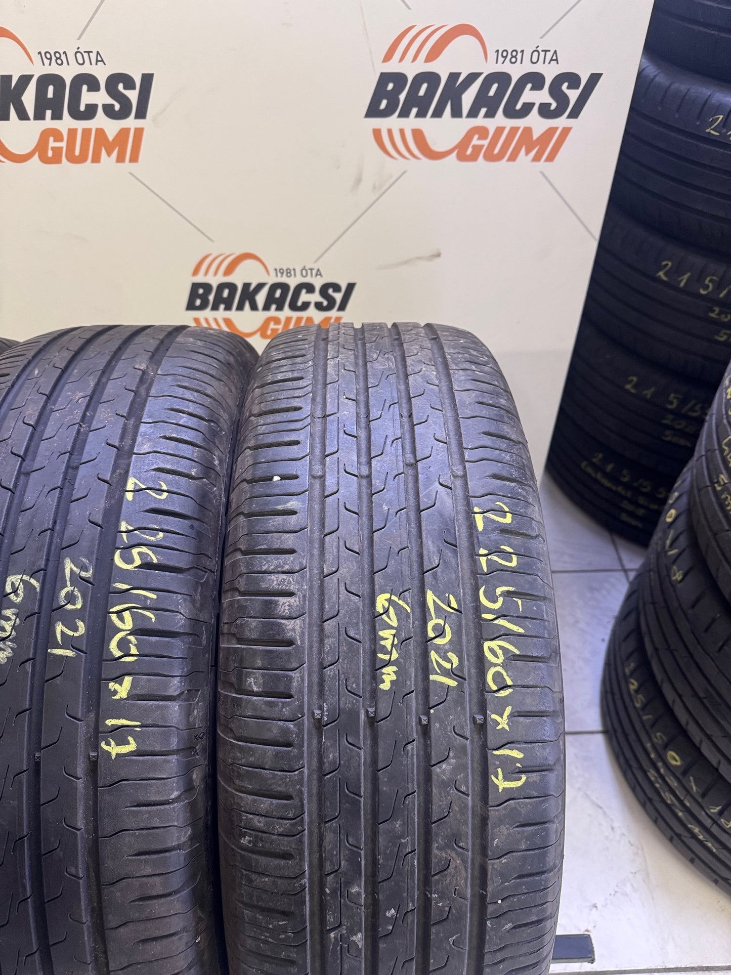 225/60R17 Continental nyári gumi eladó