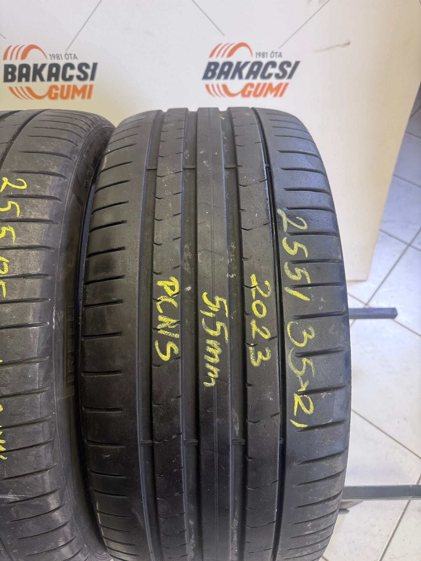 255/35R21 Pirelli nyári gumi eladó