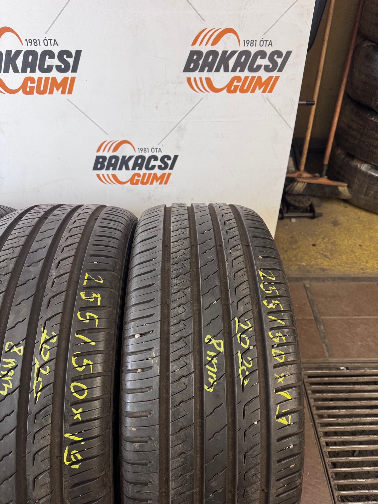 255/50R19 Barum nyári gumi eladó