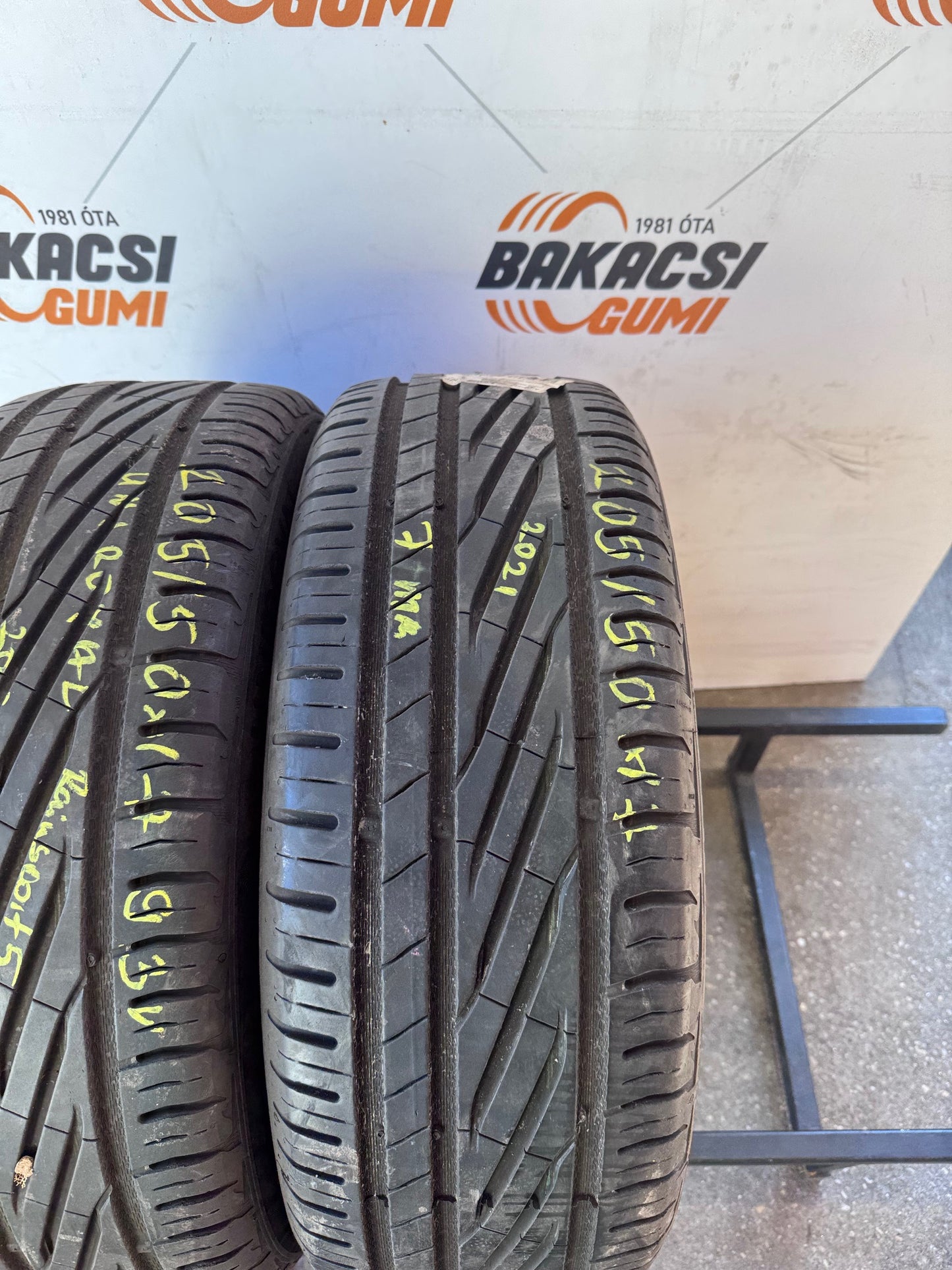 205/50R17 Uniroyal nyári gumi eladó