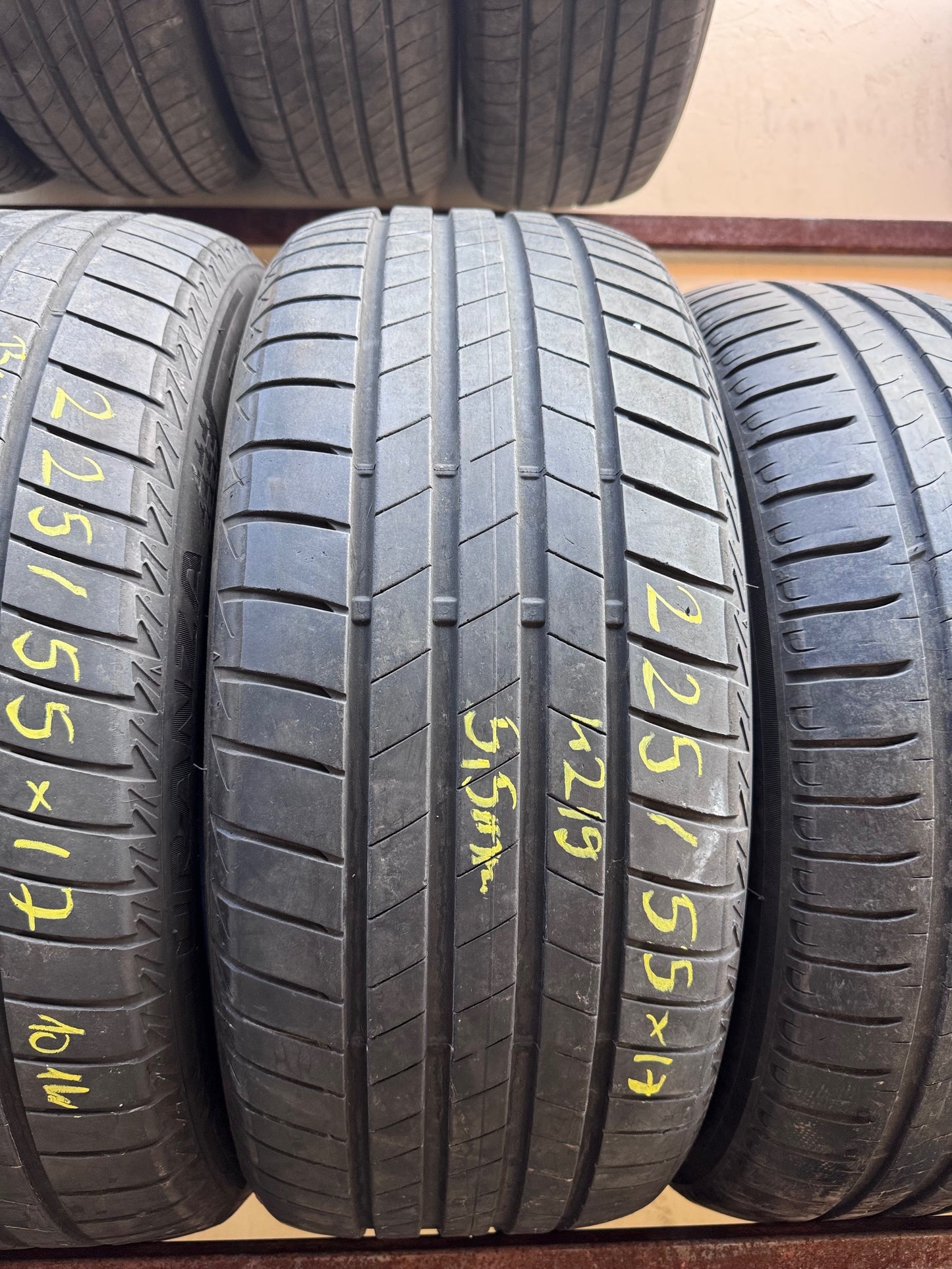 225/55R17 Bridgestone nyári gumi eladó