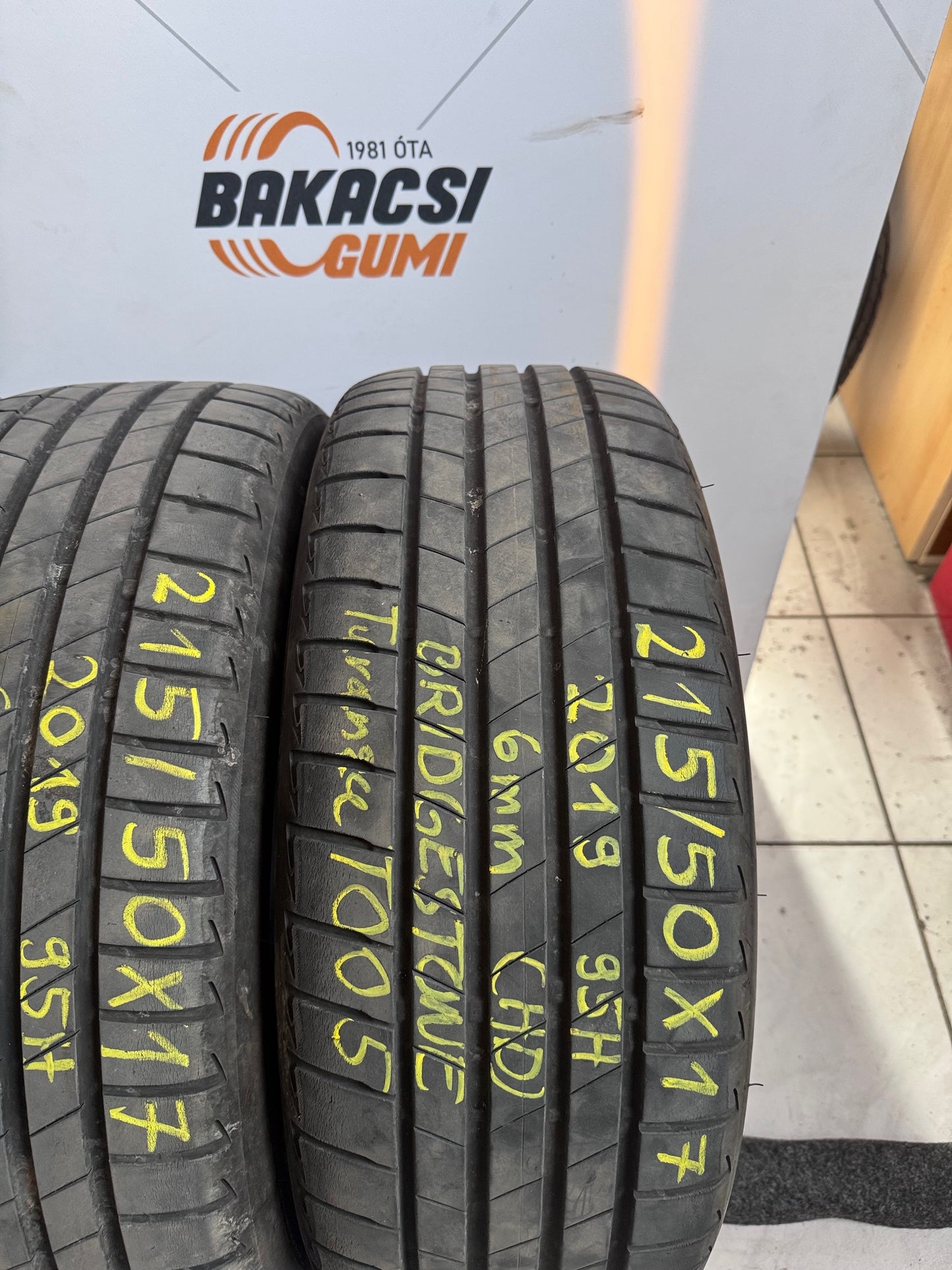 215/50R17 Bridgestone nyári gumi eladó