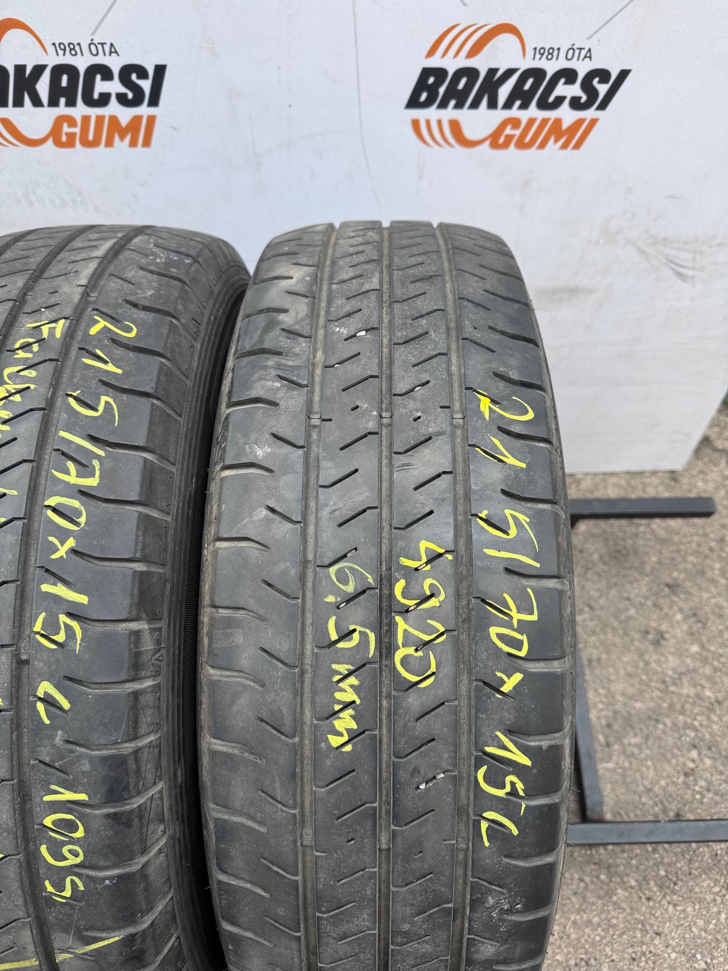 215/70R15C Falken nyári gumi eladó