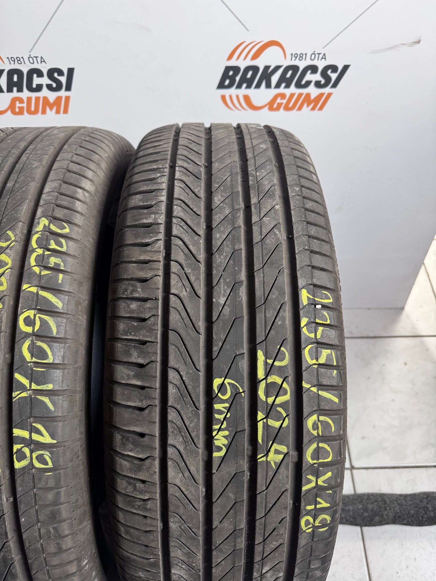 235/60R18 Continental nyári gumi eladó