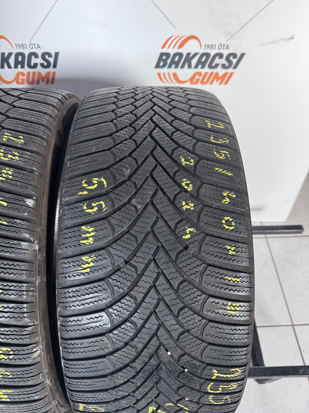 235/40R19 Bridgestone téli gumi eladó