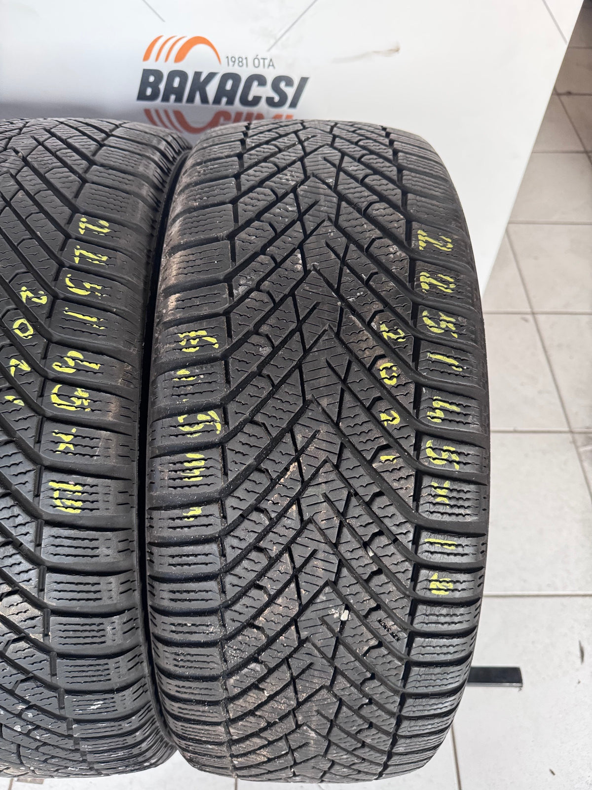 225/45R19 Pirelli téli gumi eladó