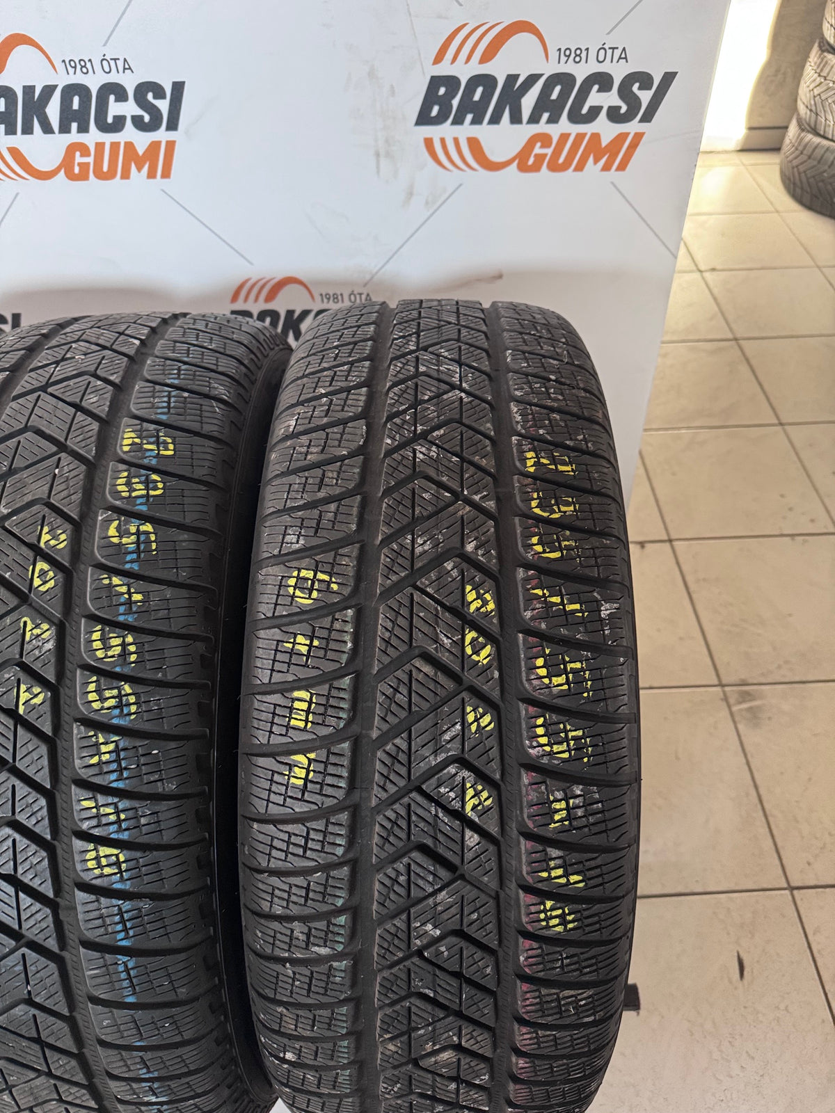 235/55R19 Pirelli téli gumi eladó