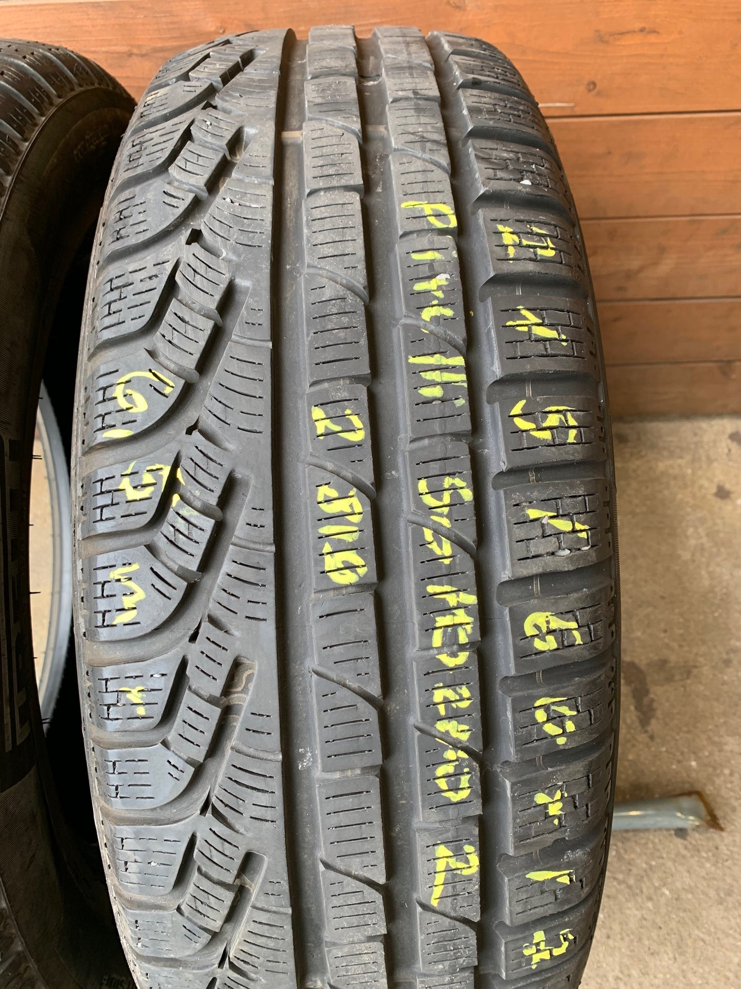 215/60R17 Pirelli téli gumi eladó