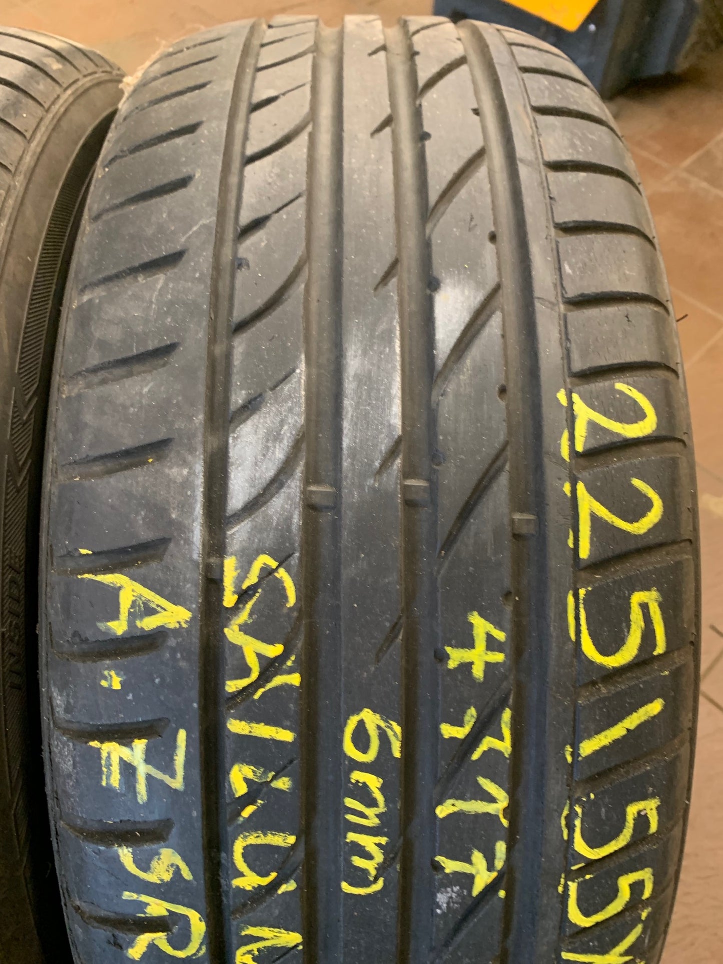225/55R17 Sailun nyári gumi