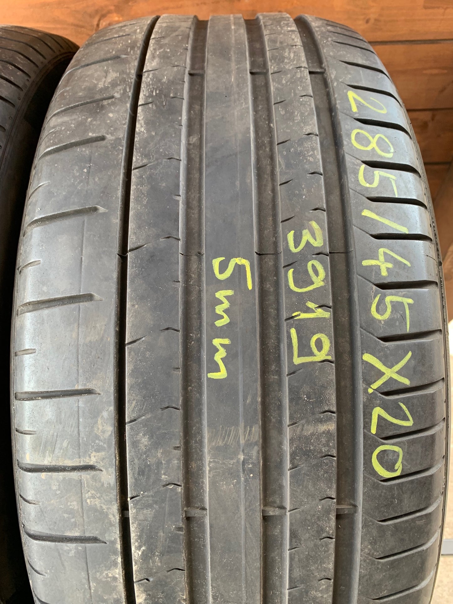 285/45R20 Pirelli nyári gumi eladó