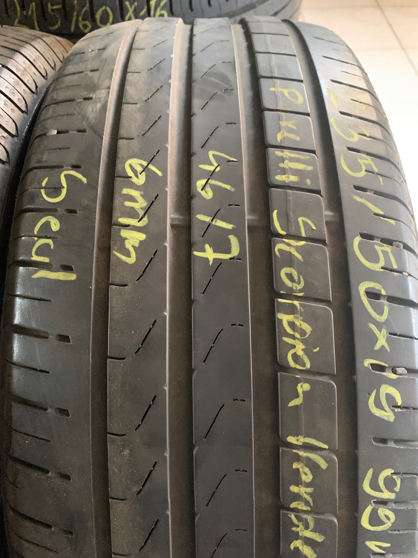 235/50R19 Pirelli nyári gumi eladó