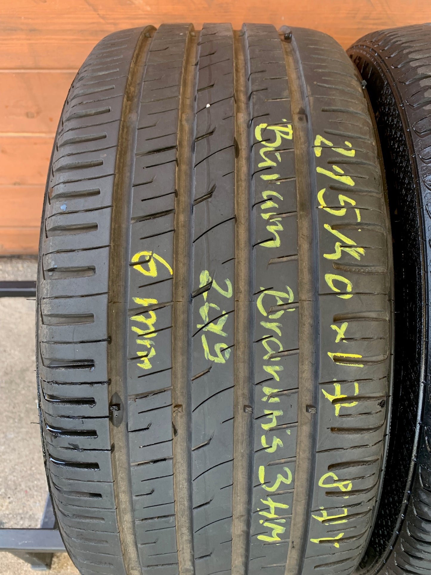 215/40R17 Barum nyári gumi