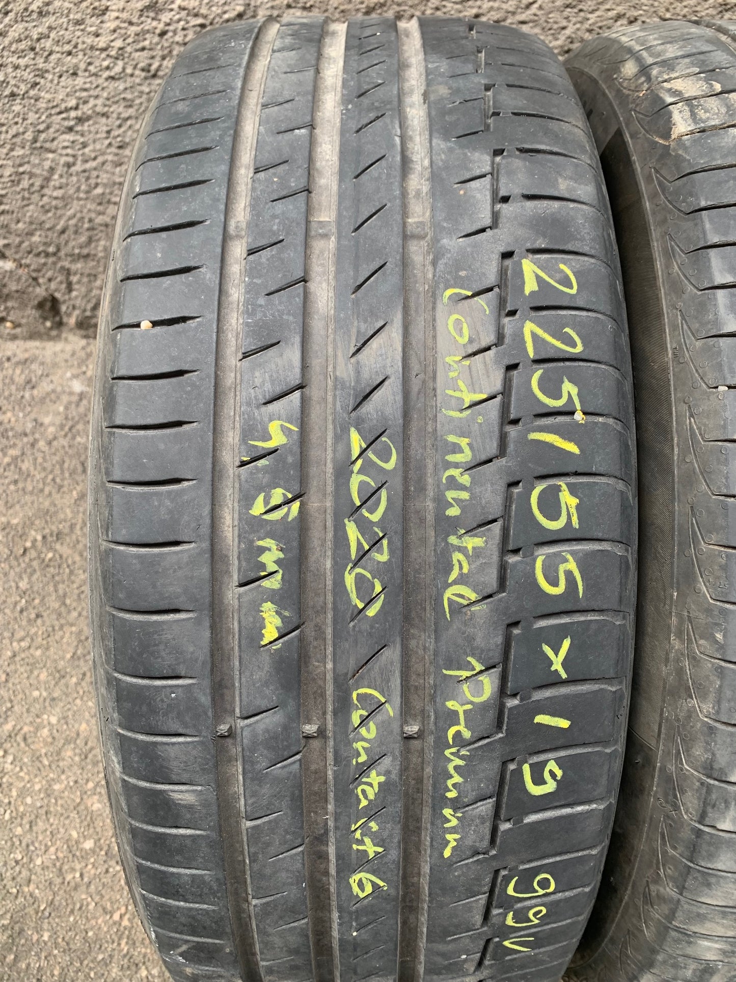 225/55R19 Continental nyári gumi