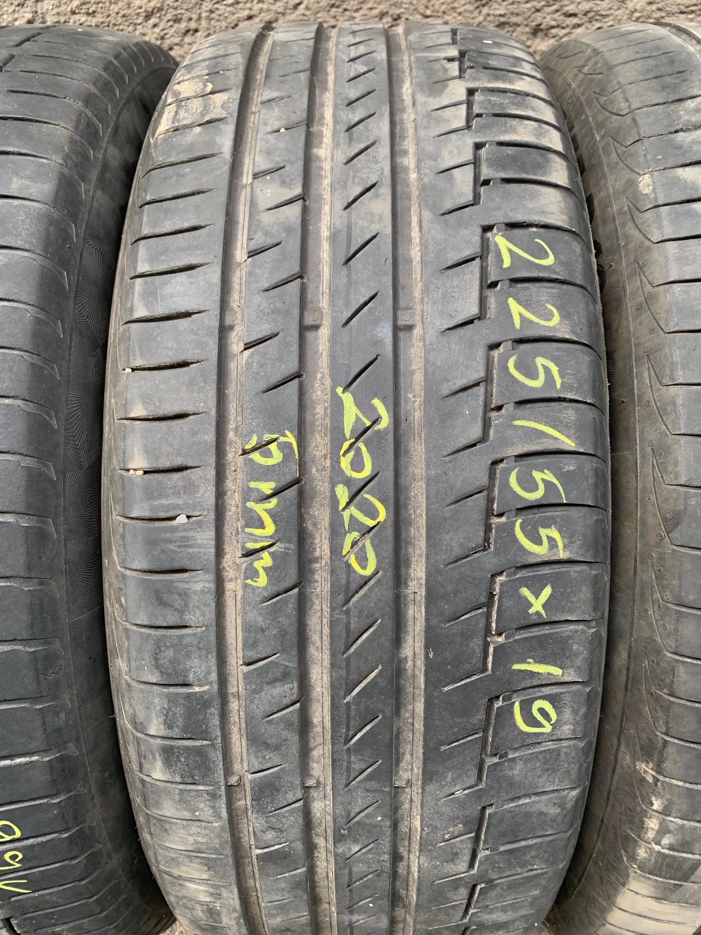 225/55R19 Continental nyári gumi