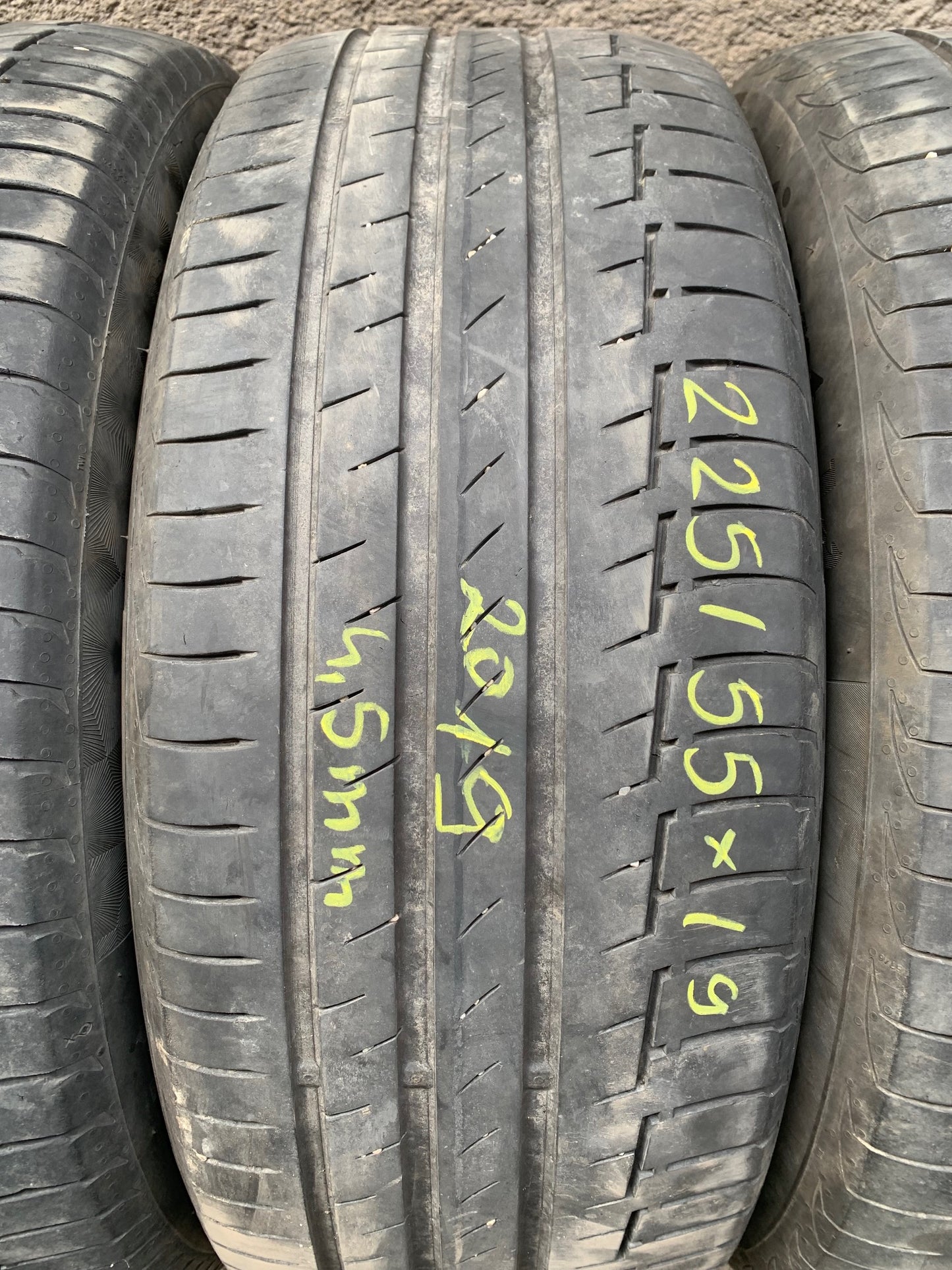 225/55R19 Continental nyári gumi