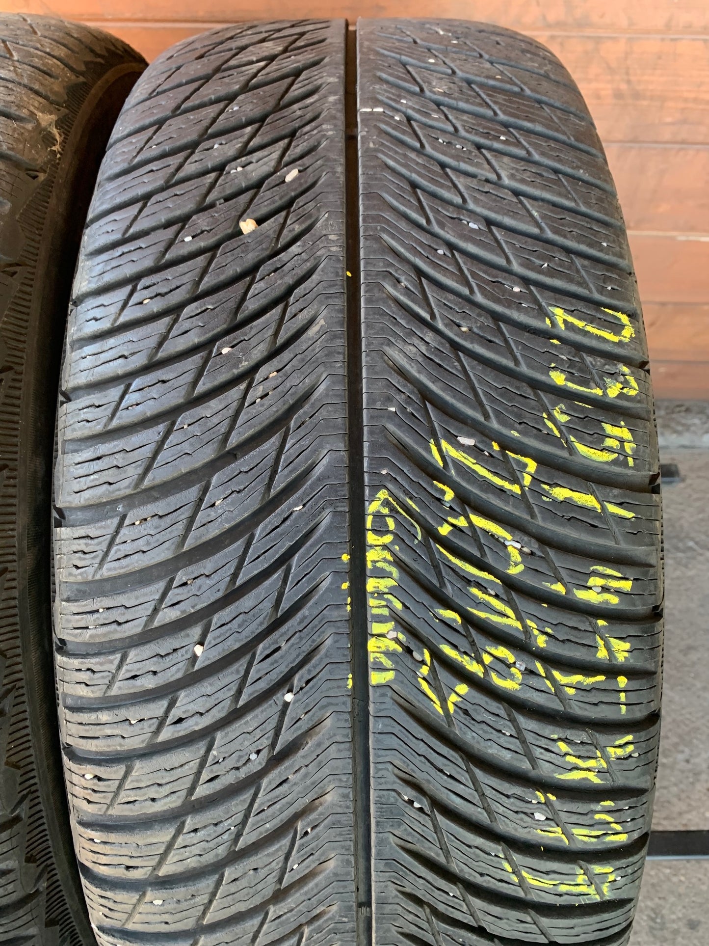 235/45R19 Michelin téli gumi eladó