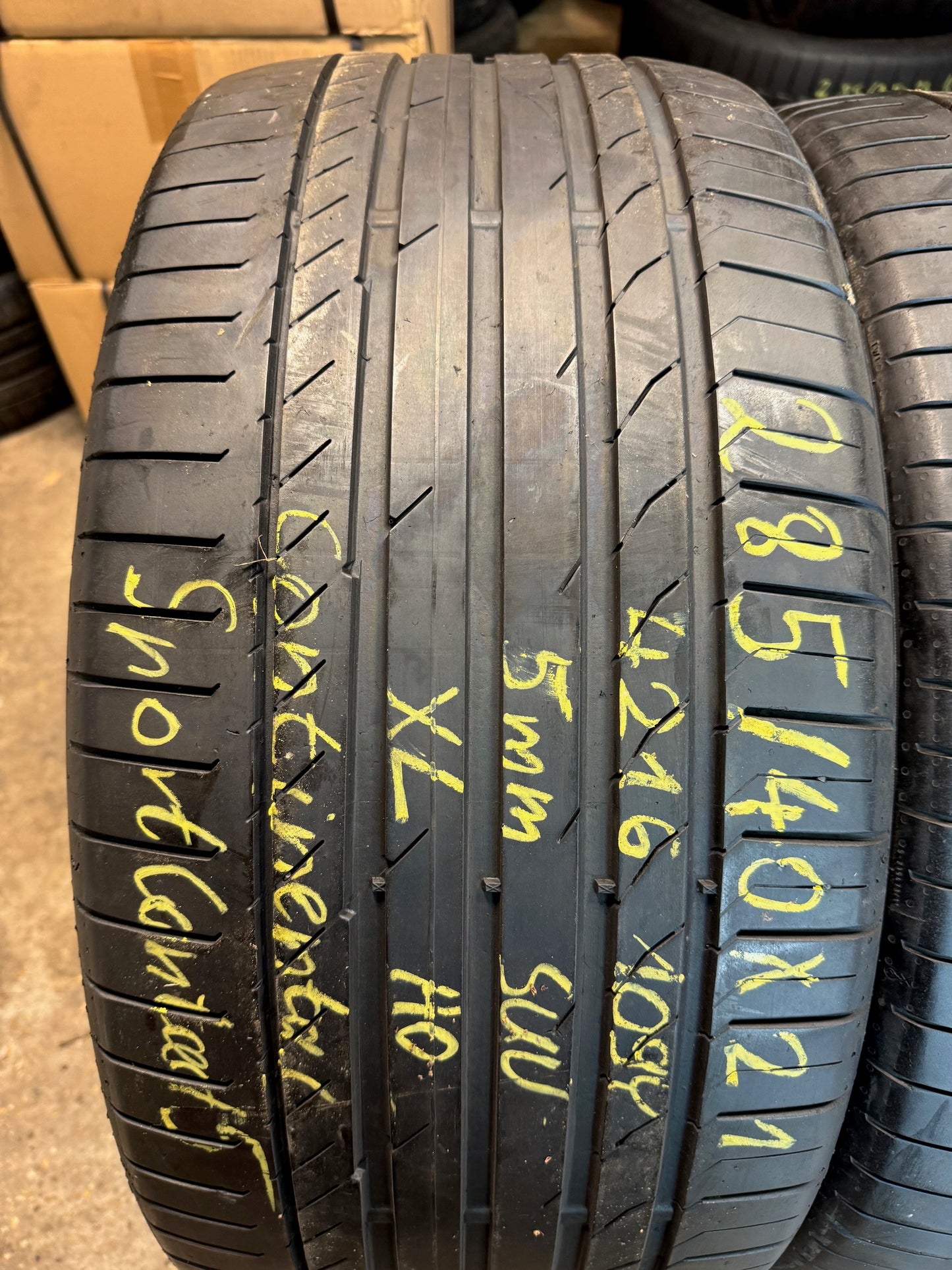 285/40R21 Continental nyári gumi