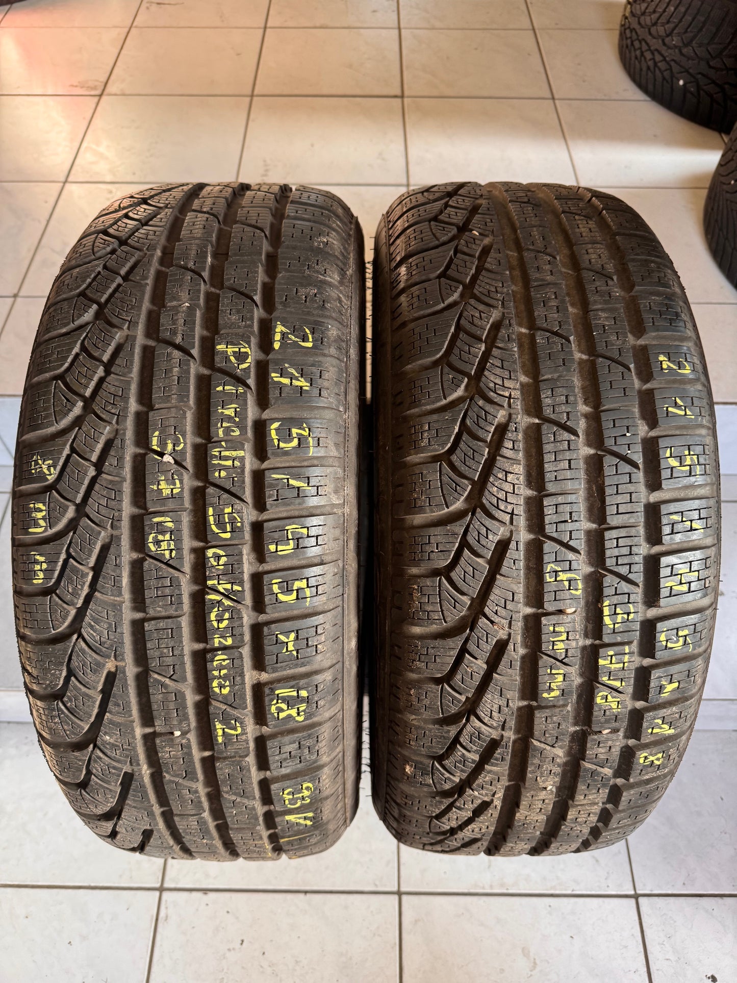 215/45R18 Pirelli téli gumi eladó