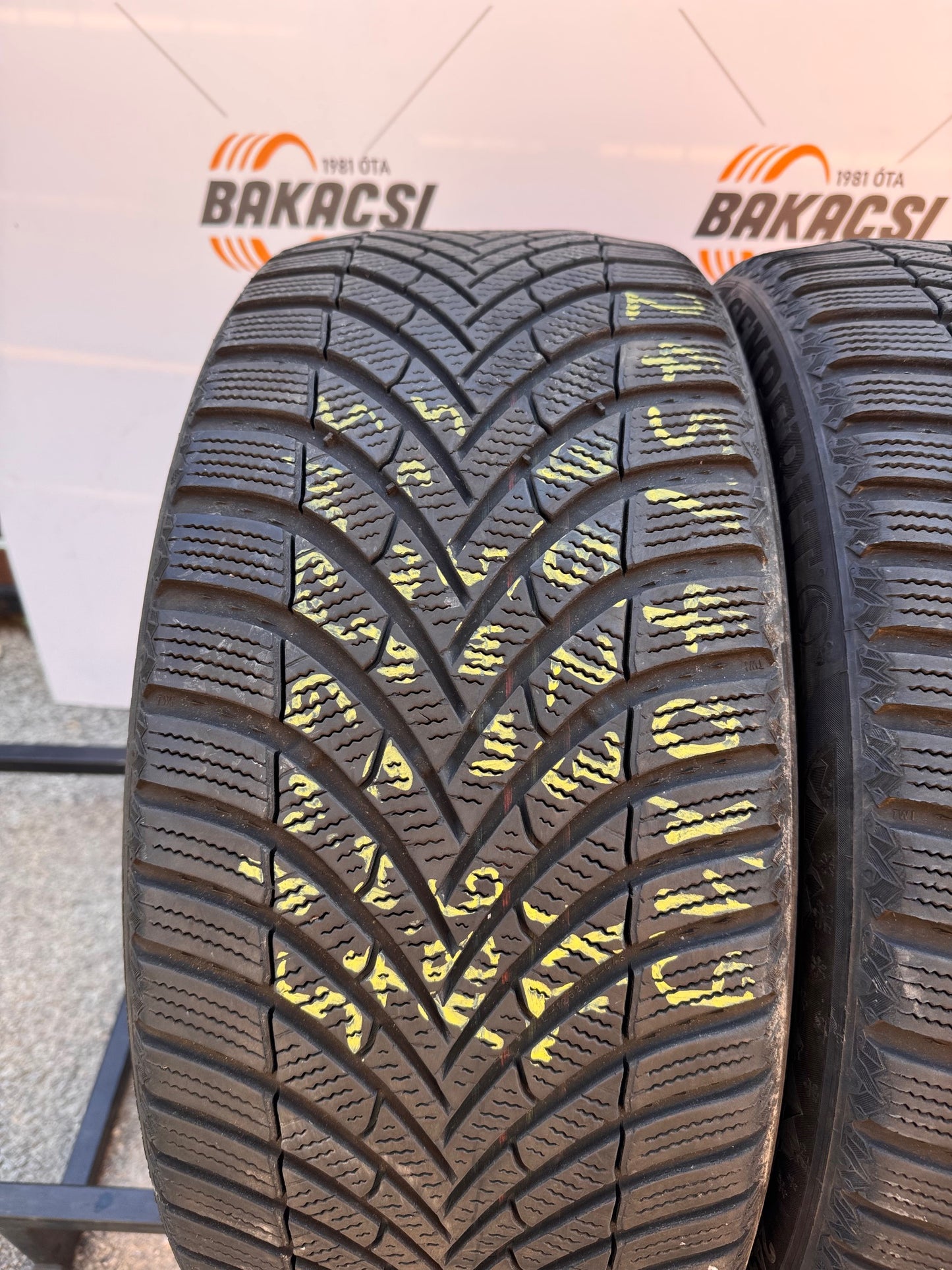 245/40R19 Semperit téli gumi eladó