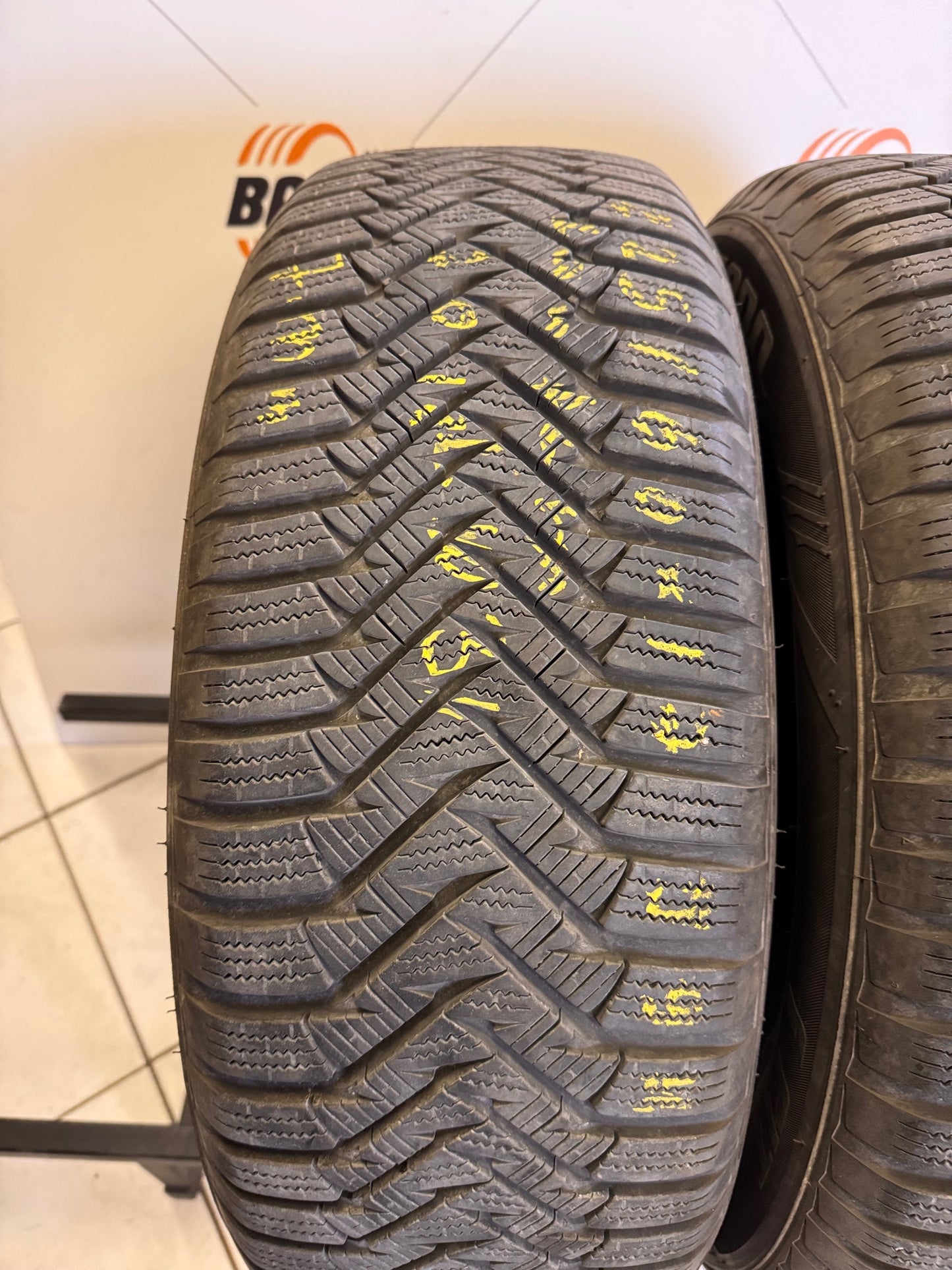 225/60R17 Laufenn téli gumi eladó