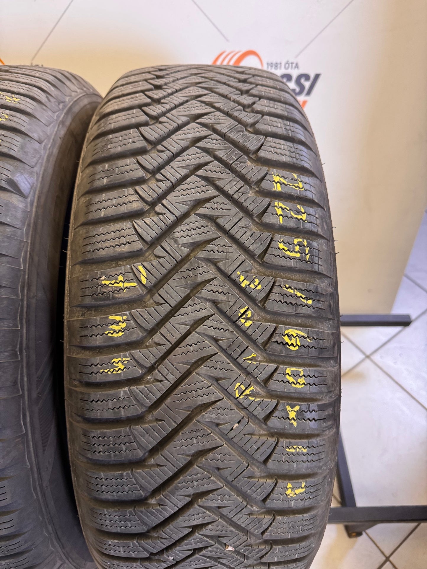 225/60R17 Laufenn téli gumi eladó