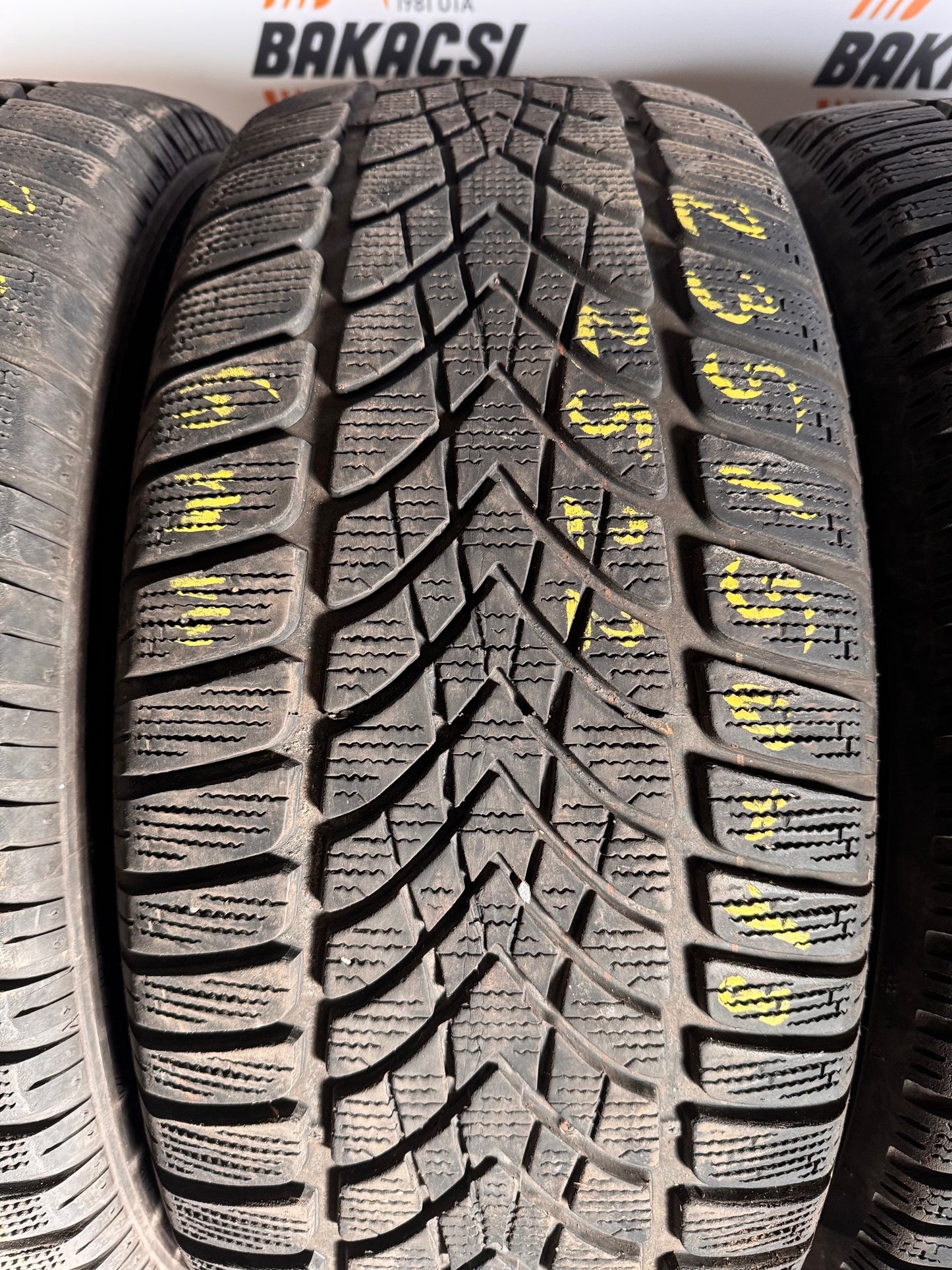 235/50R18 Dunlop téli gumi eladó