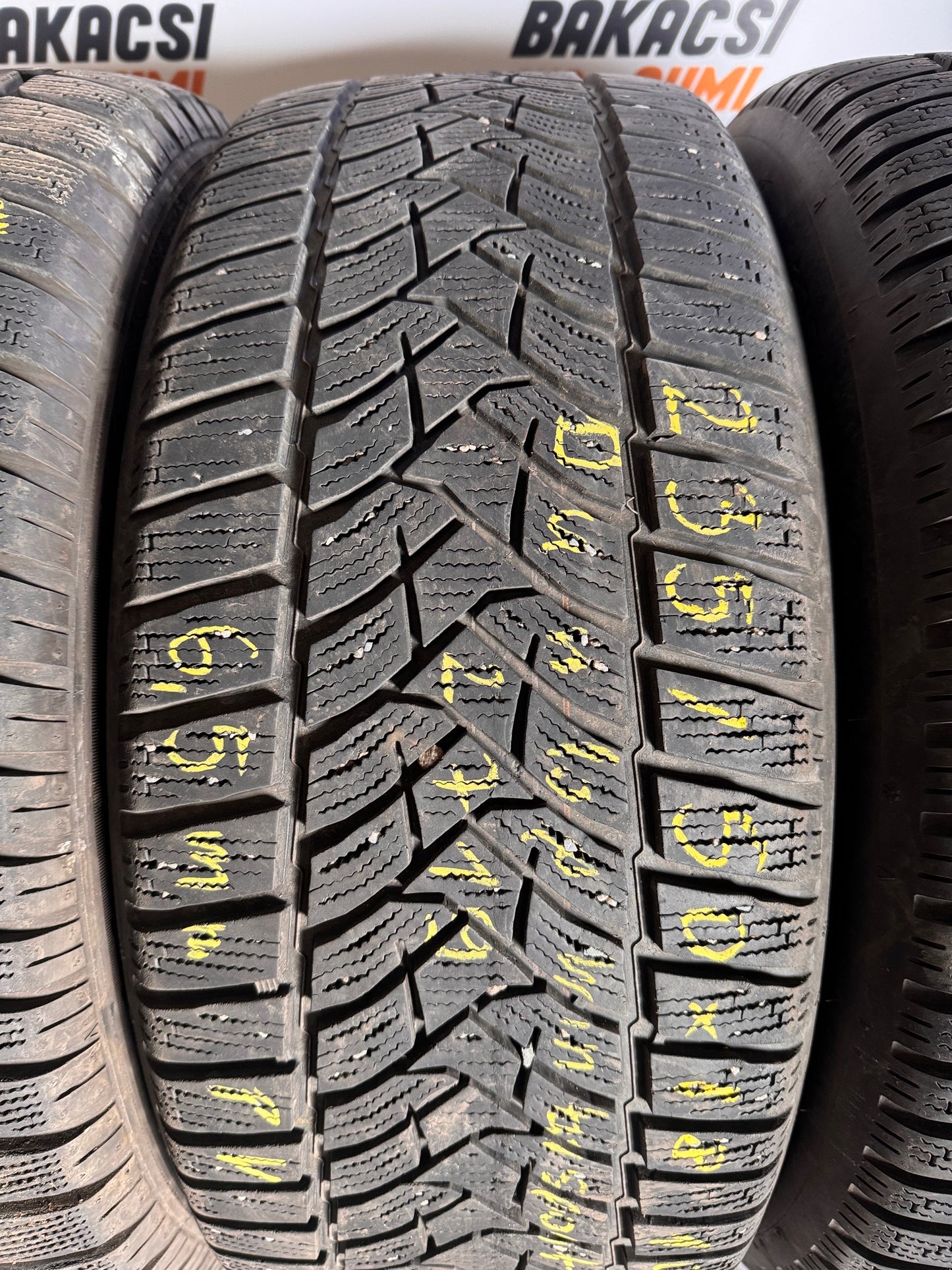 235/50R18 Dunlop téli gumi eladó