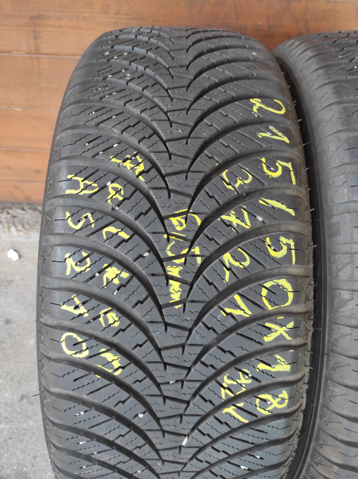 215/50R18 Falken 4 évszakos gumi eladó