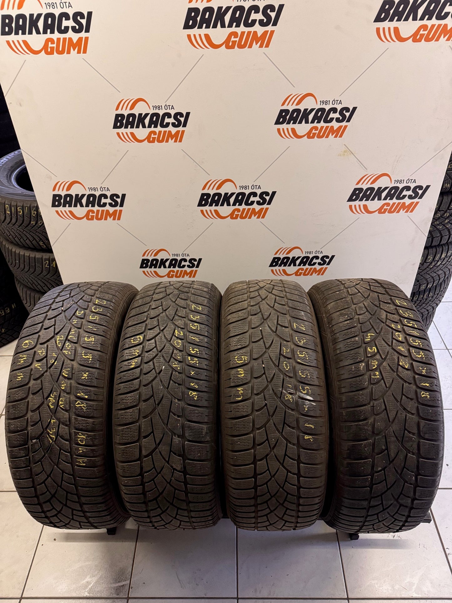 235/55R18 Dunlop téli gumi eladó