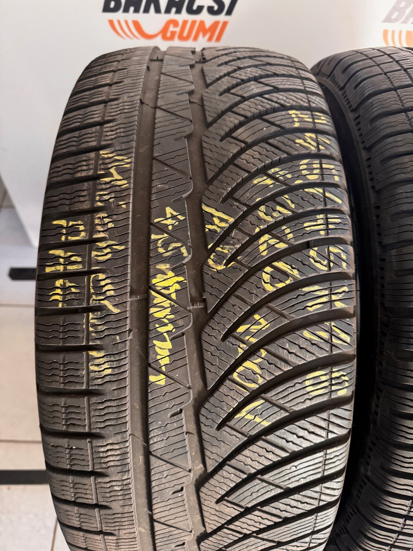 245/45R18 Michelin téli gumi eladó