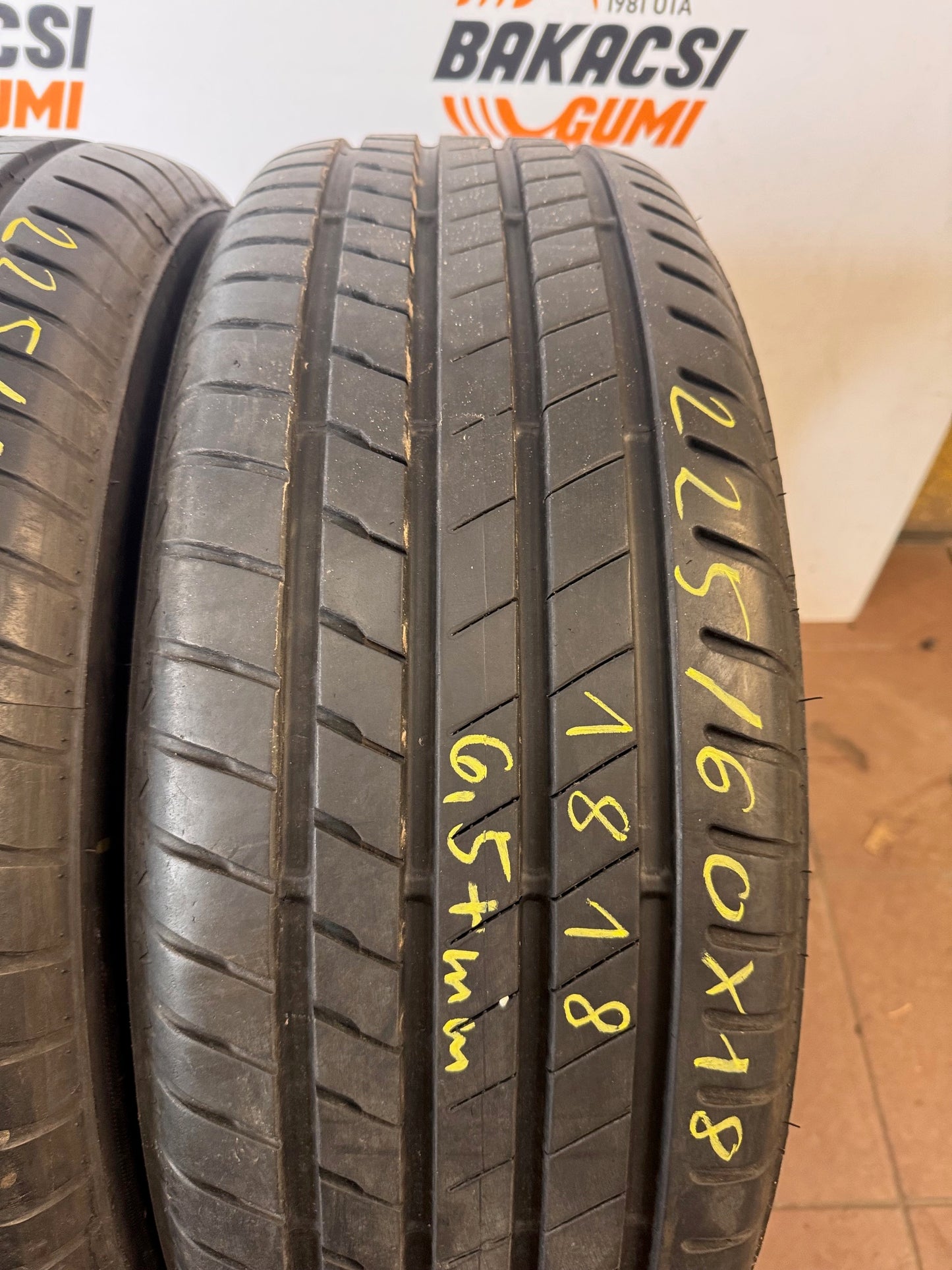 225/60R18 Bridgestone nyári gumi