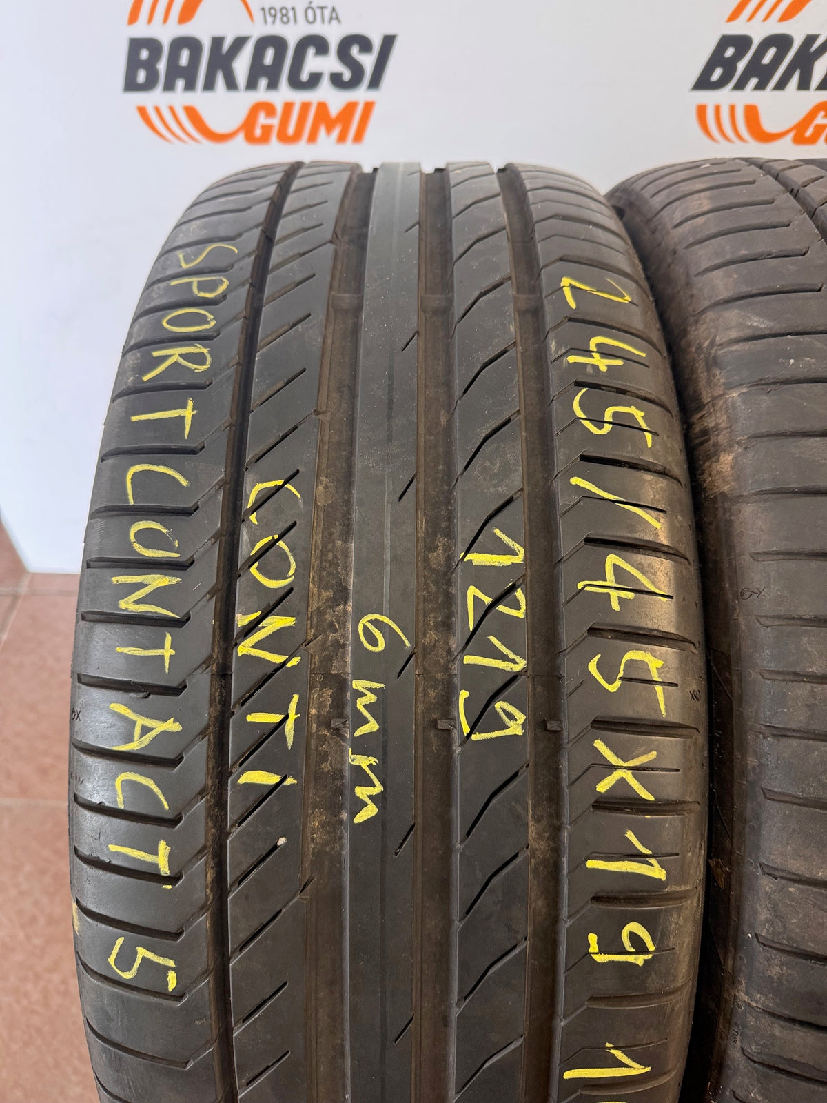245/45R19 Continental nyári gumi eladó