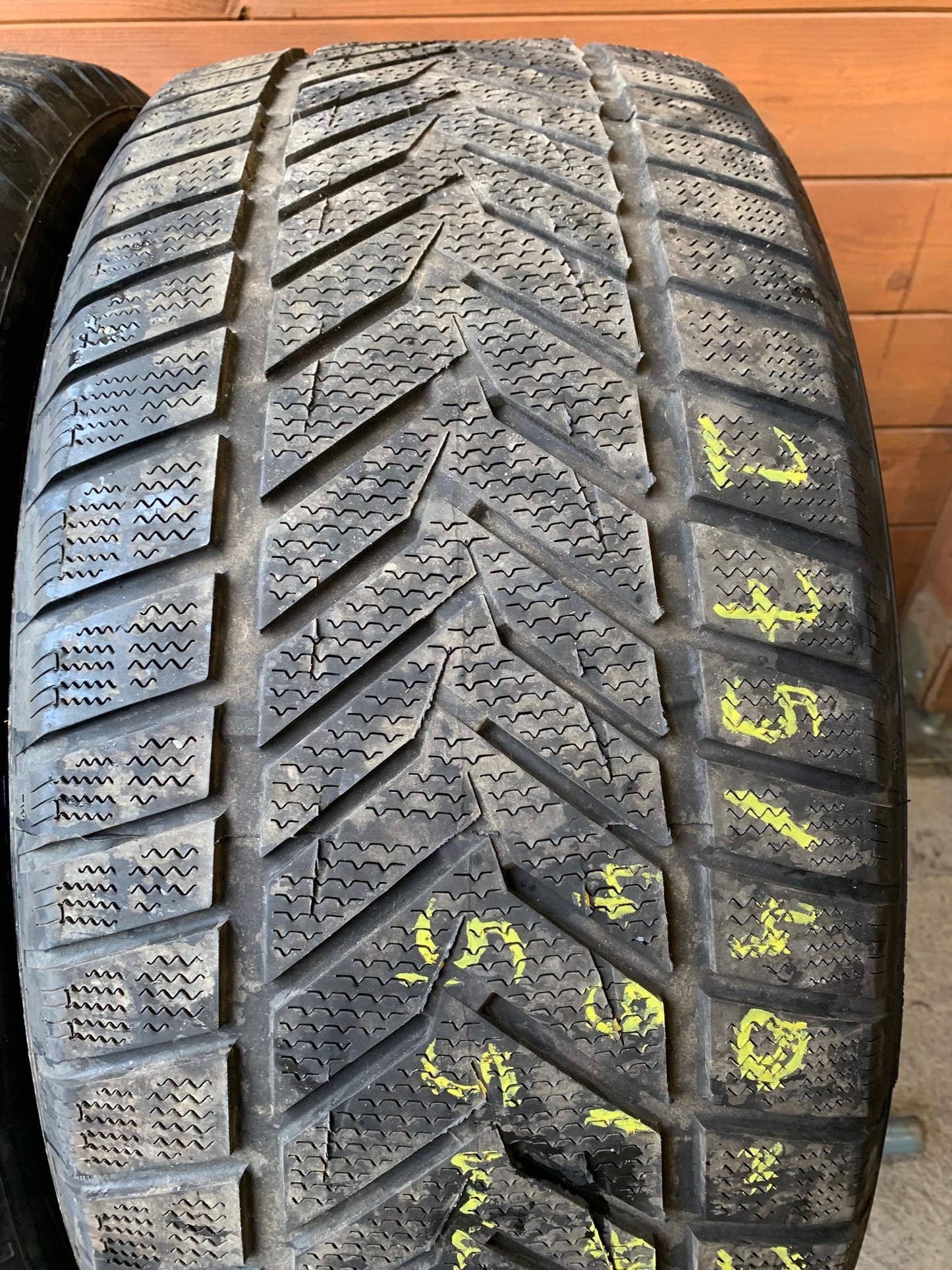 275/40R21 Vredestein téli gumi eladó