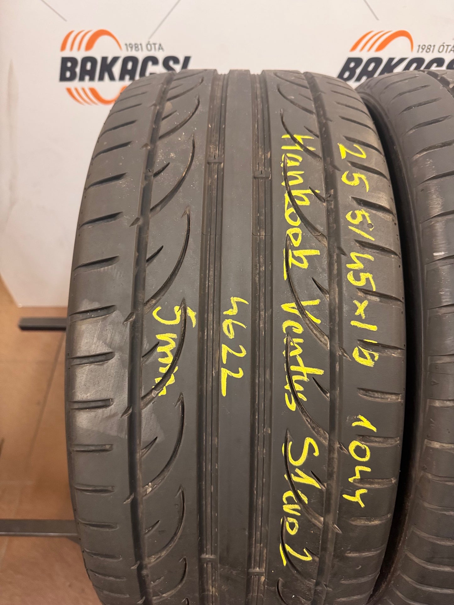 255/45R19 Hankook nyári gumi eladó